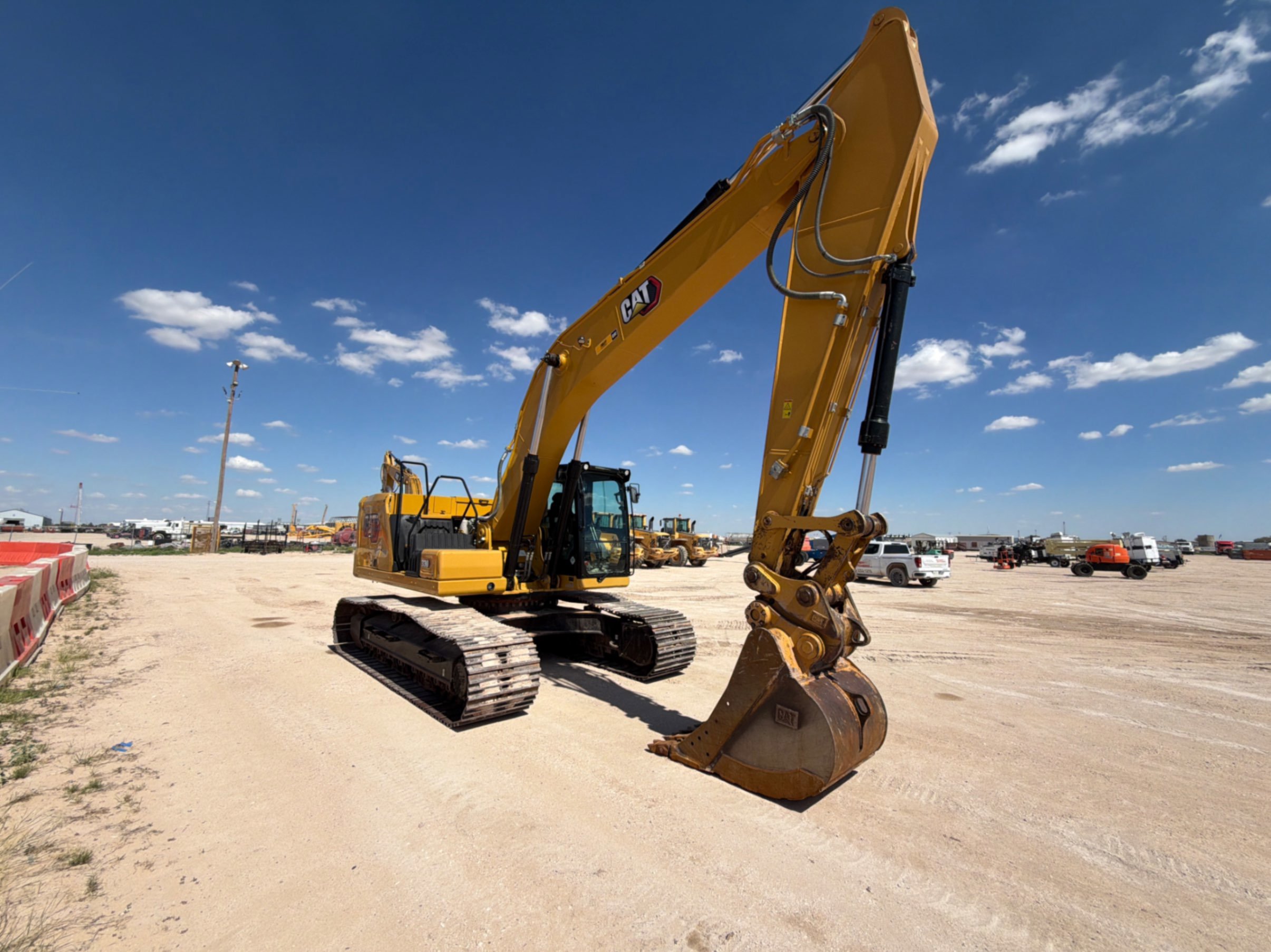 2020 Caterpillar 330