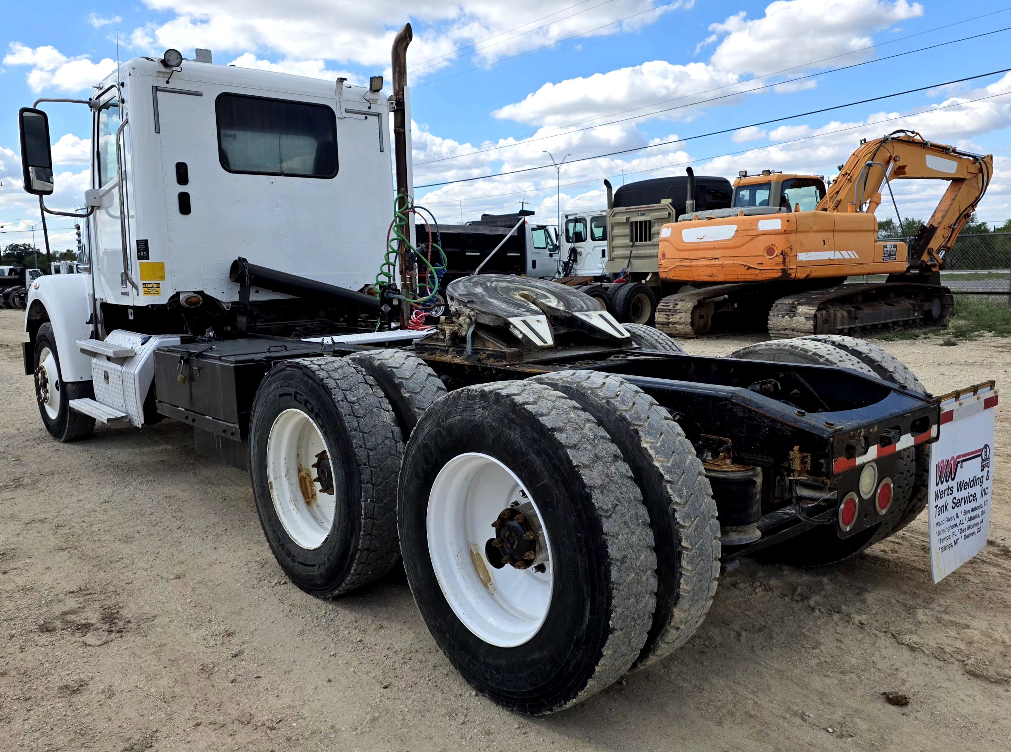 2014 Freightliner CORONADO 122