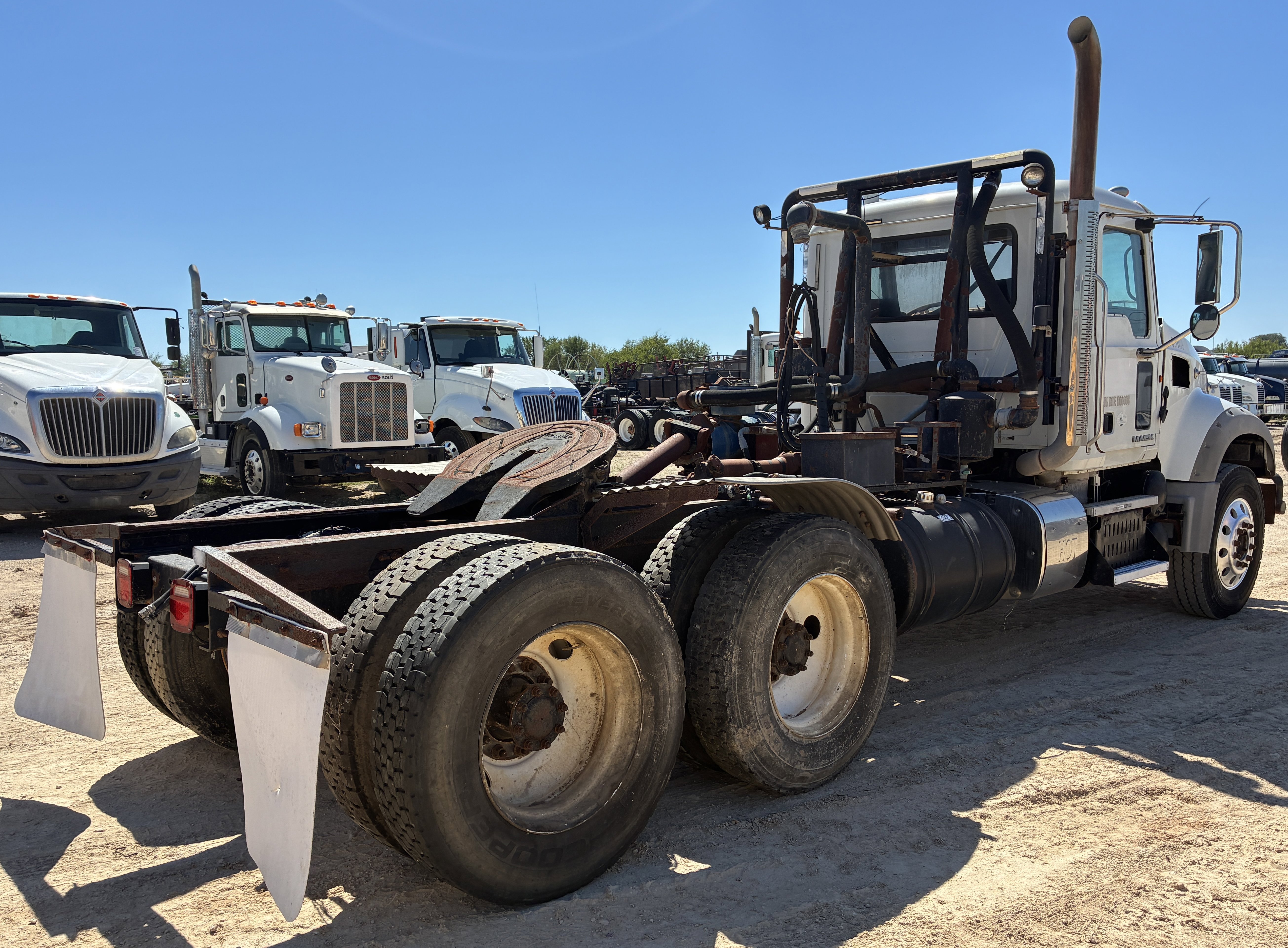 2012 Mack GU713