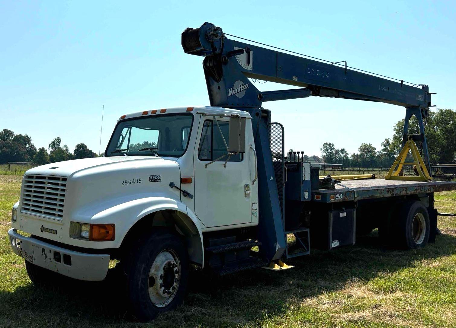 Photo of a 2000 International 4700