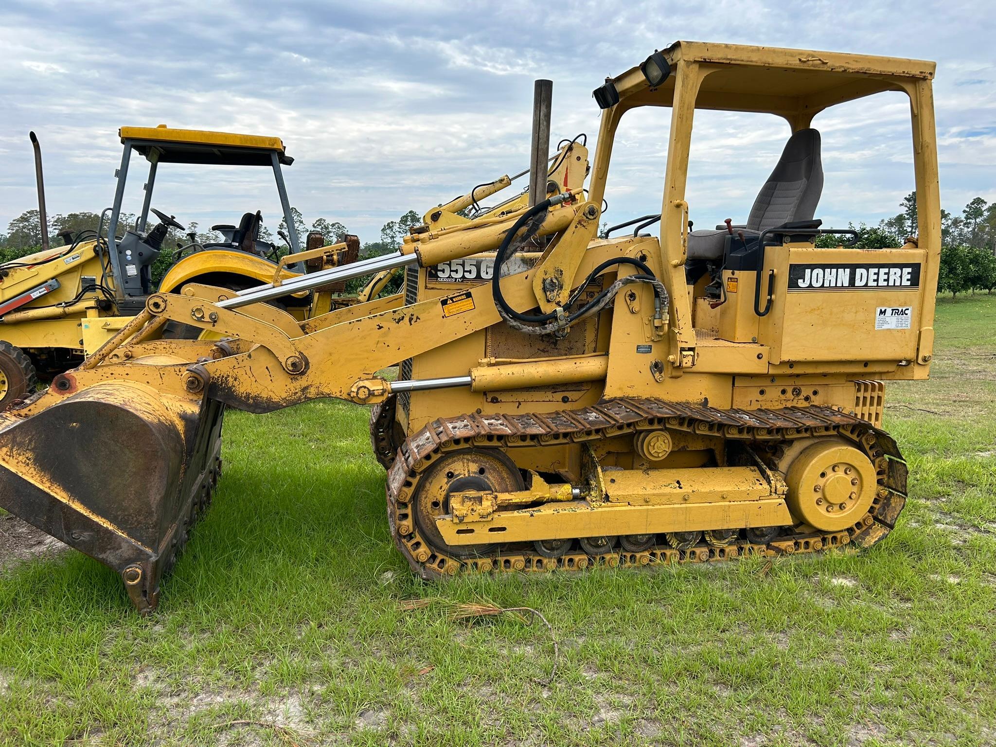 Photo of a 2000 John Deere 480F