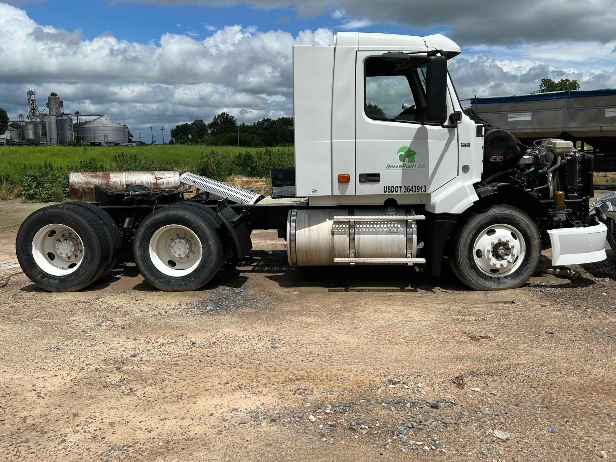 Photo of a 2007 Volvo VNL