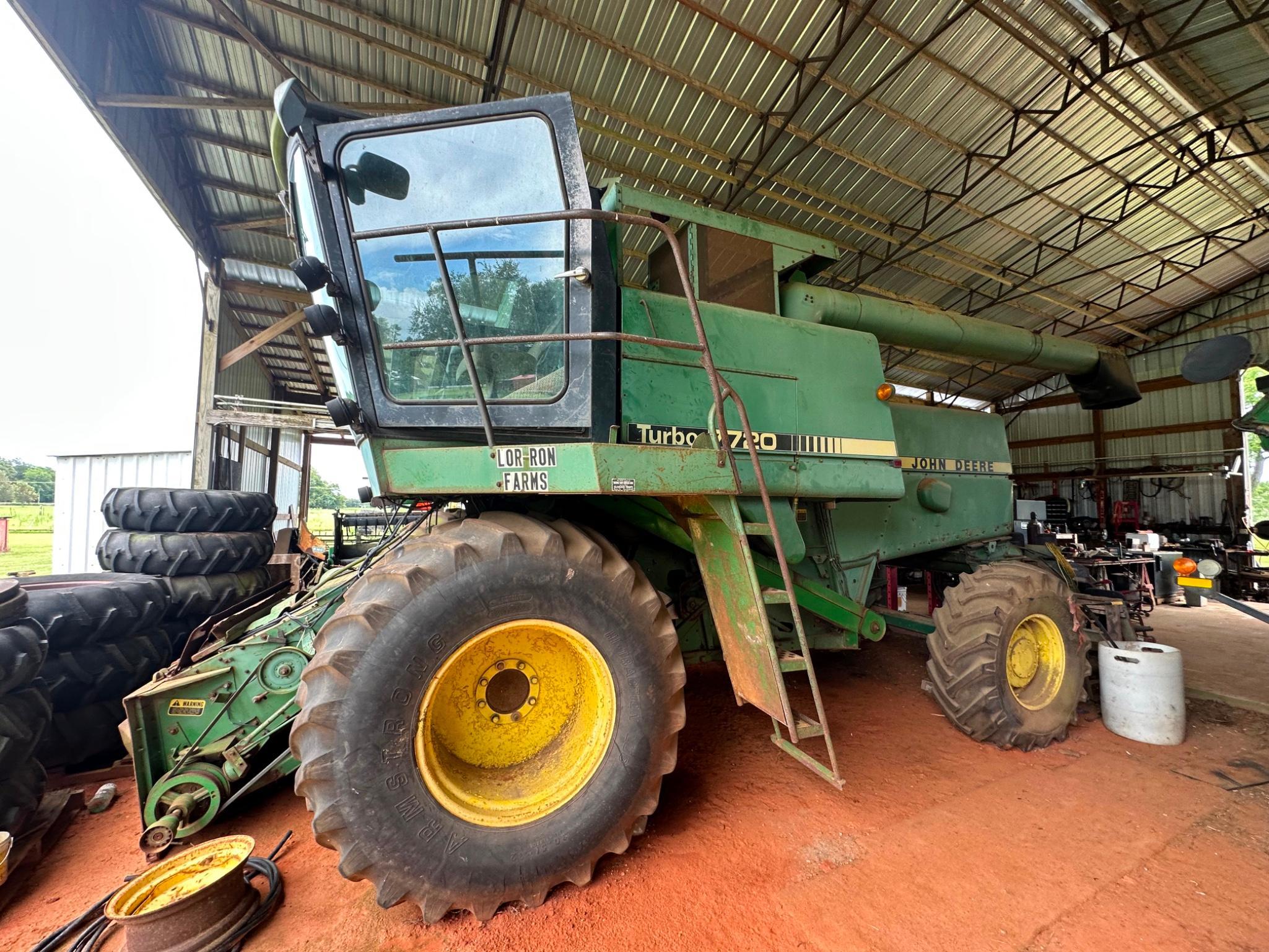 Photo of a 1999 John Deere 7720 TURBO