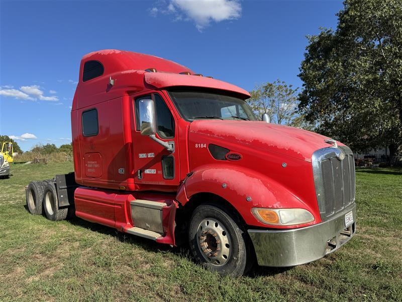 2005 Peterbilt 387 with Wet Kit