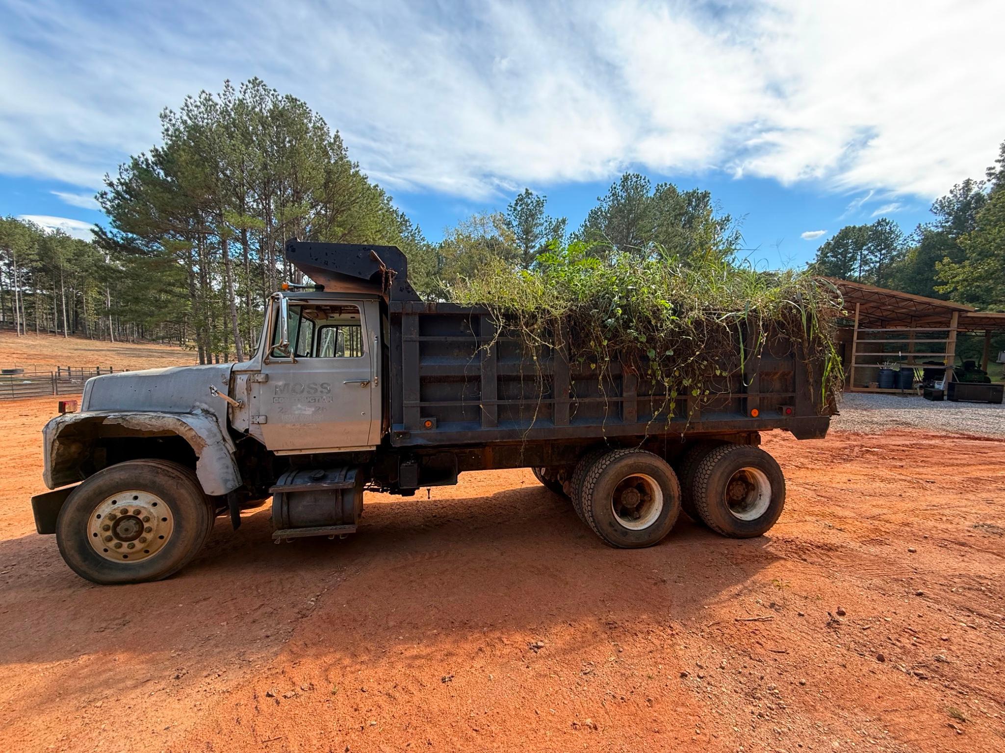 1986 Ford LNT9000 Dump Truck