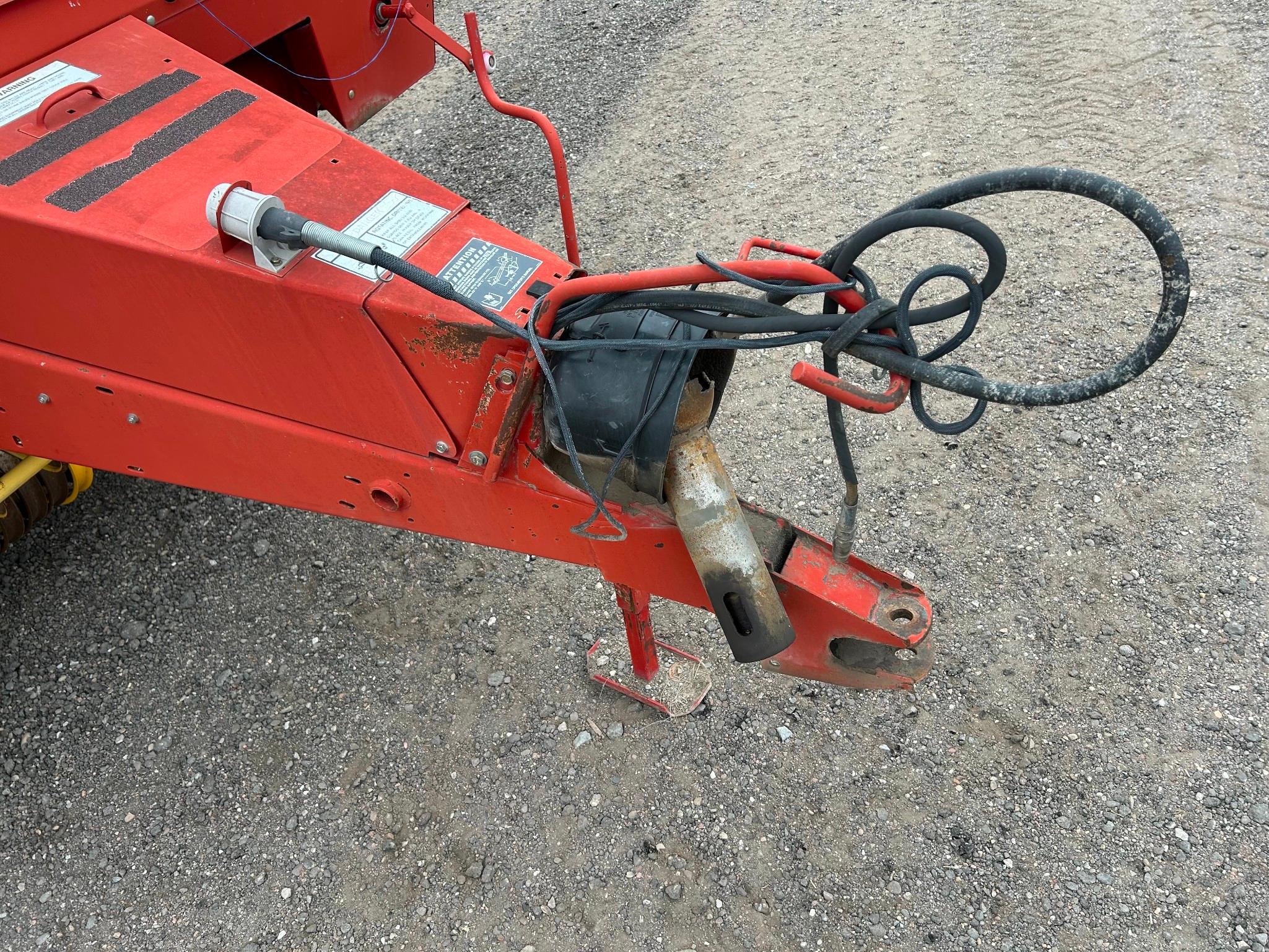 1999 New Holland 688