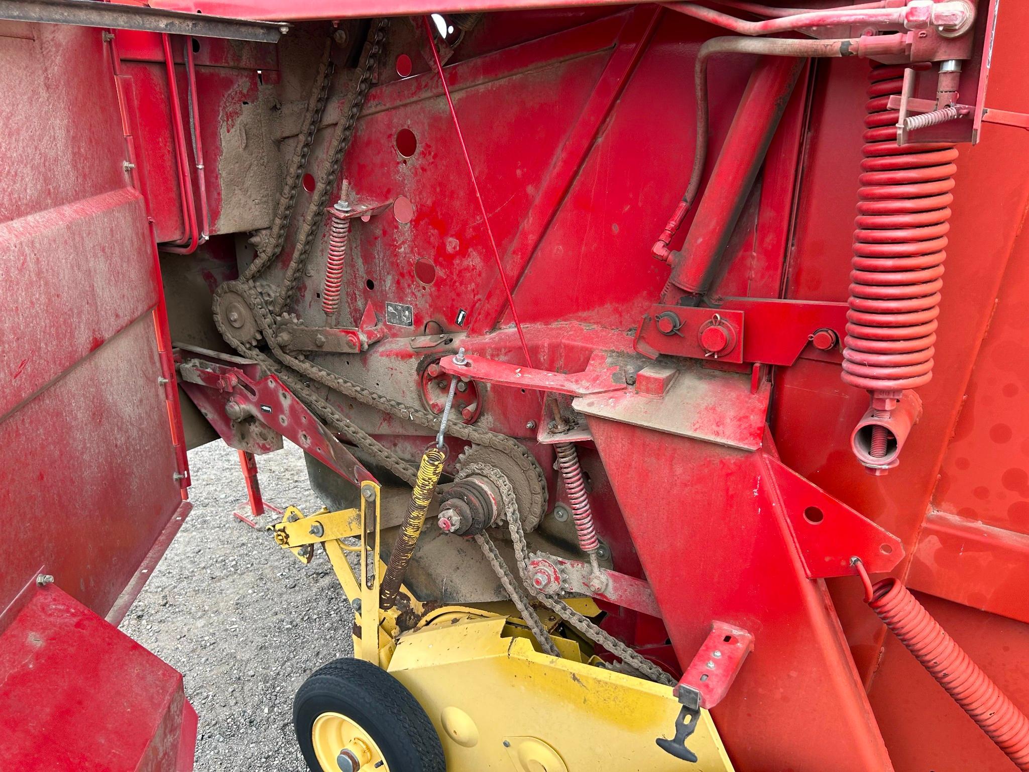 1999 New Holland 688