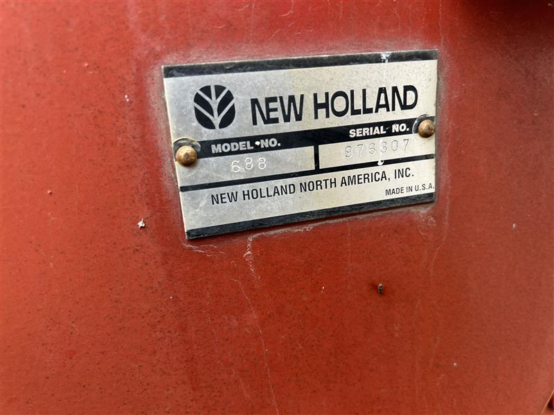 1999 New Holland 688