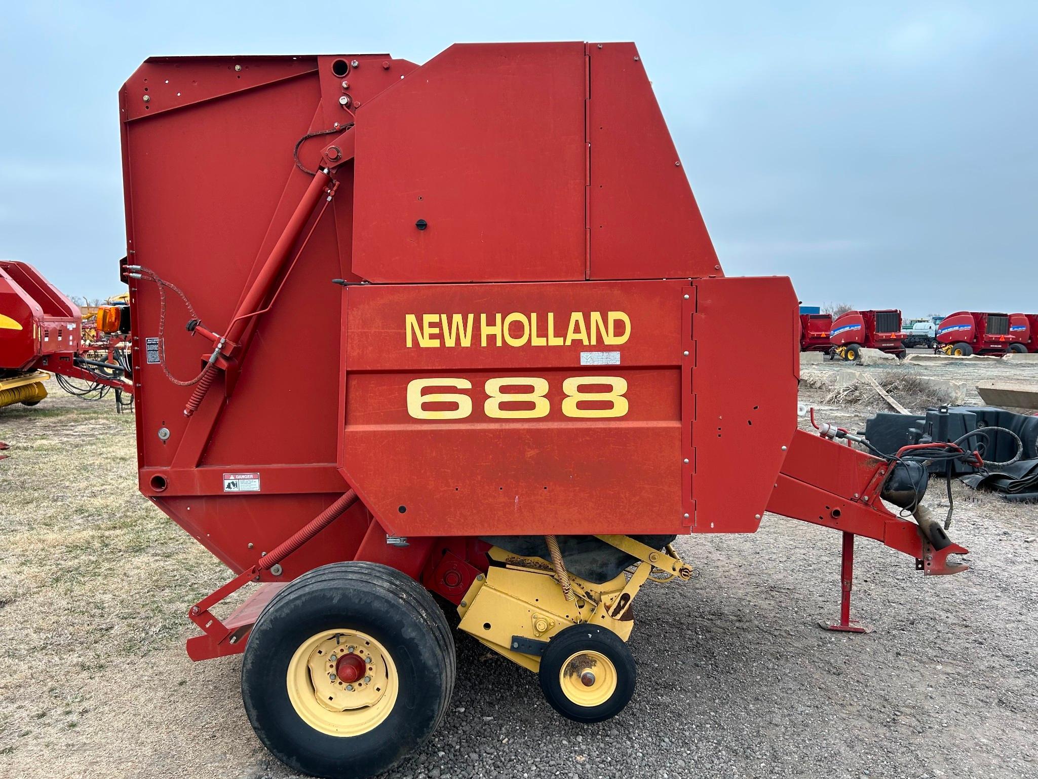 1999 New Holland 688