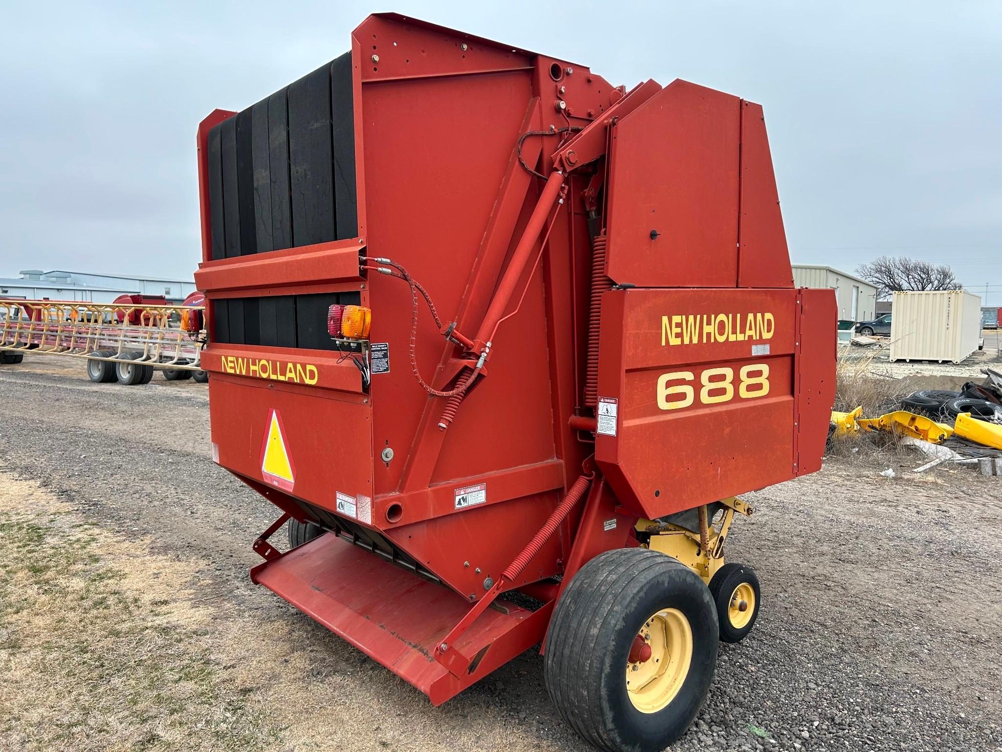 1999 New Holland 688