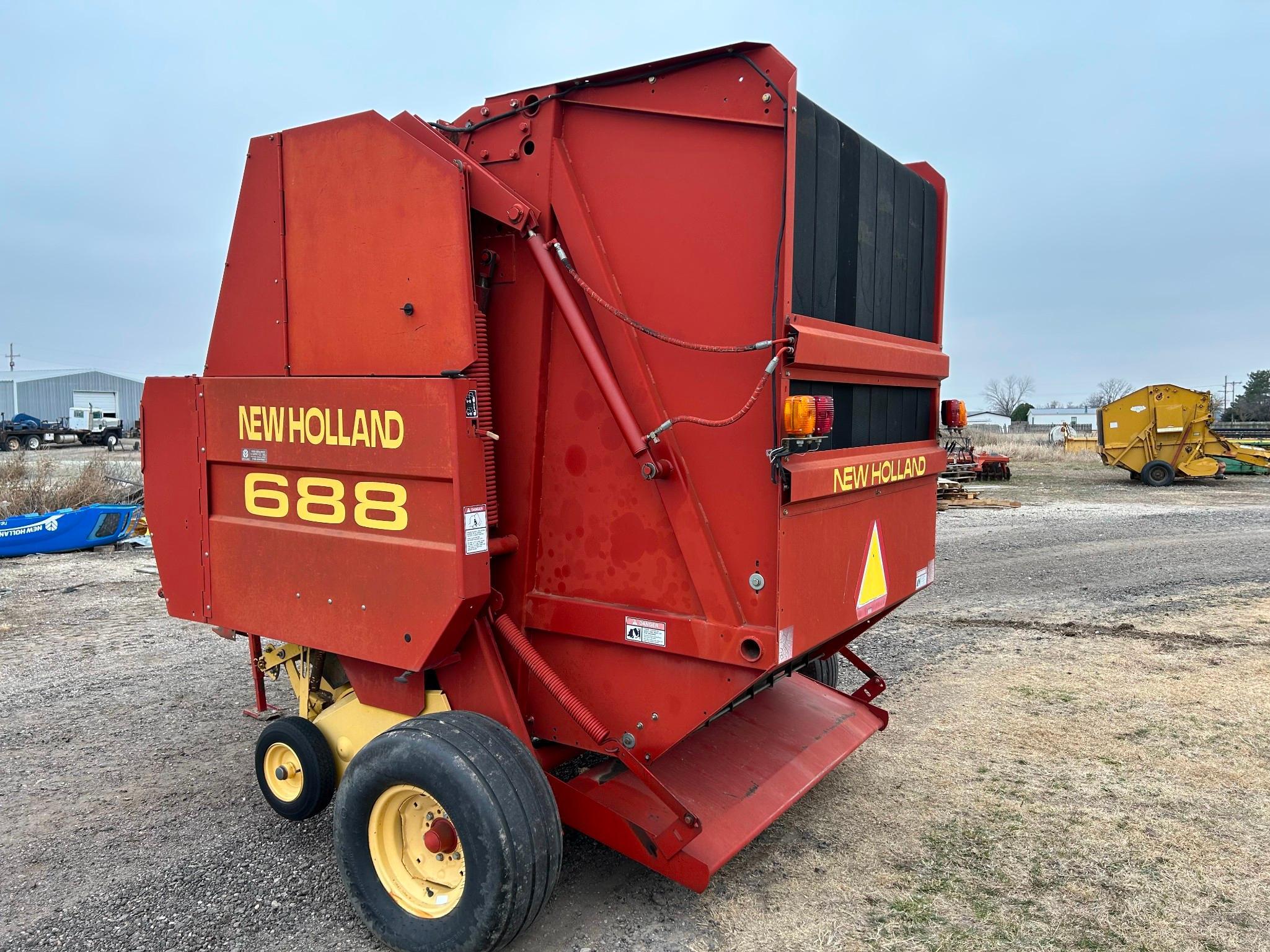 1999 New Holland 688