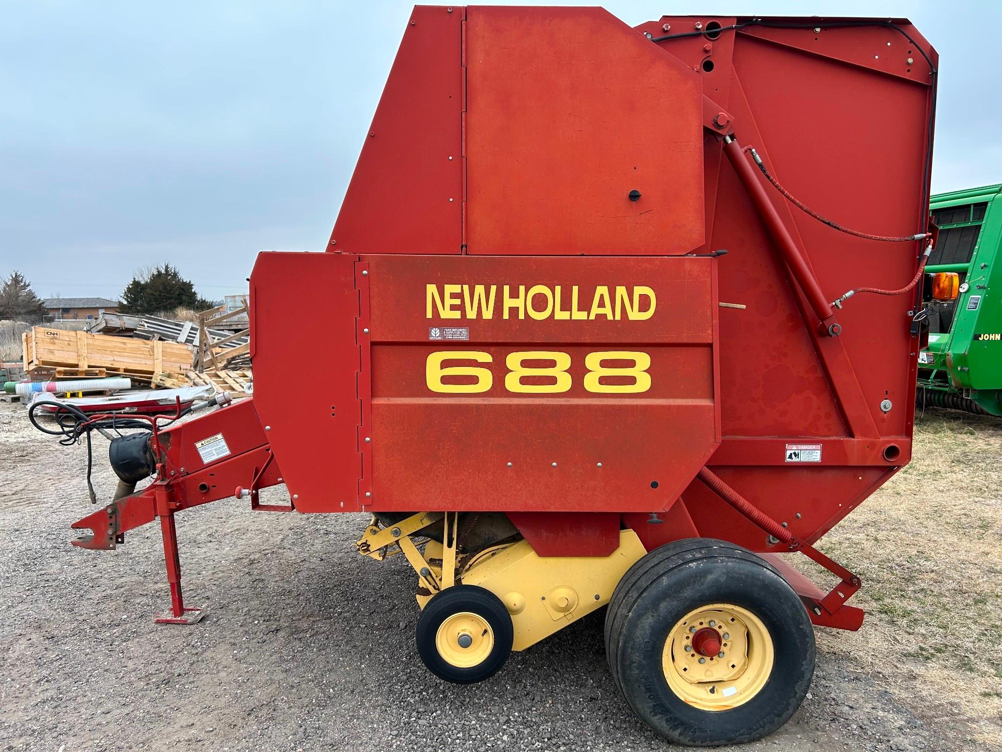 1999 New Holland 688