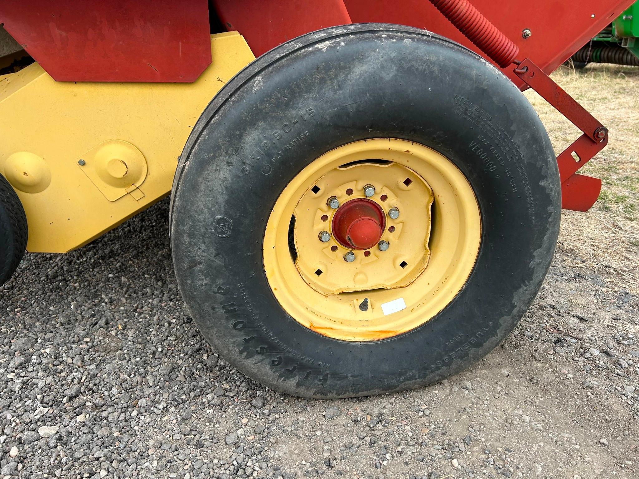 1999 New Holland 688