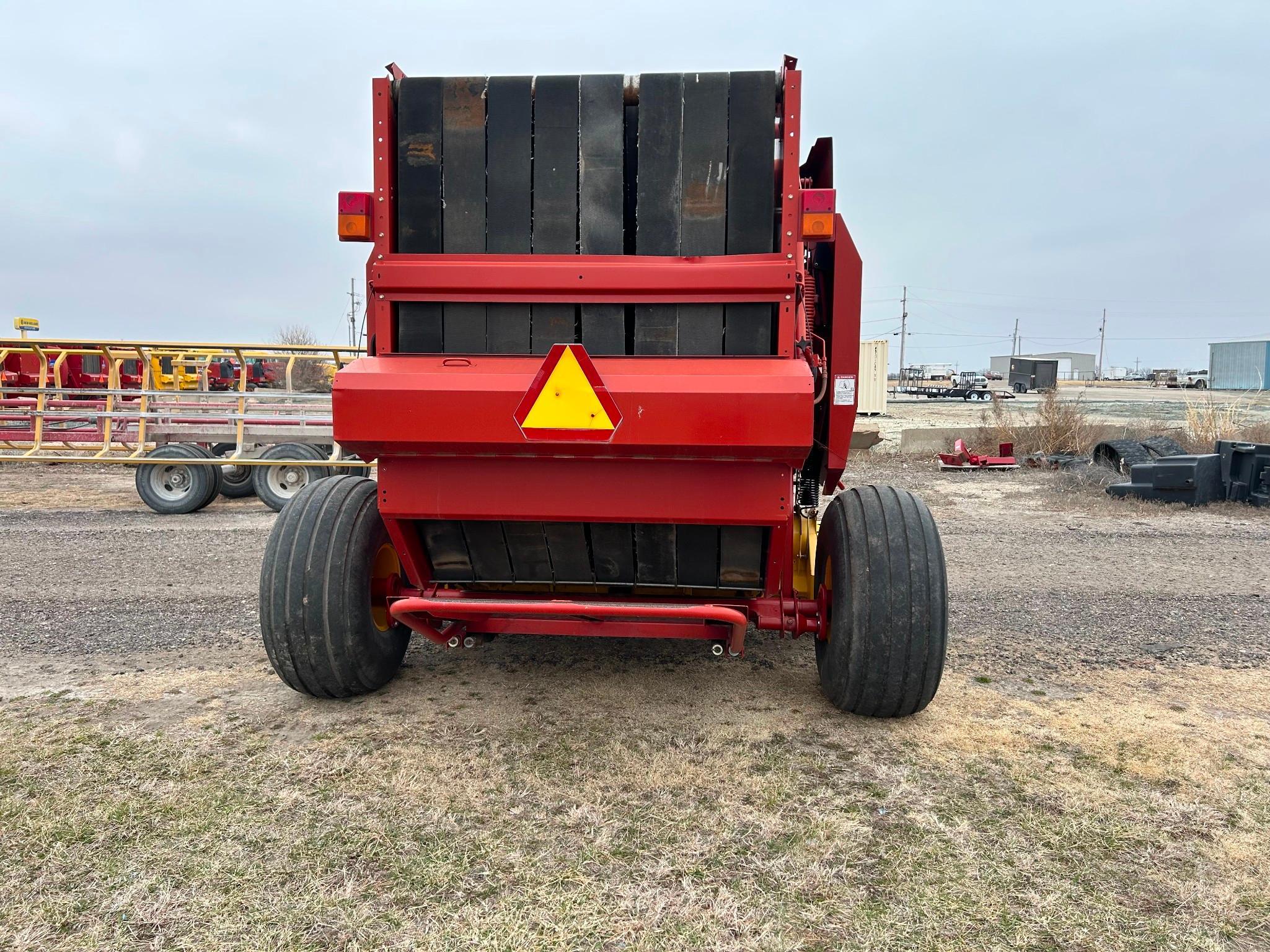 New Holland BR7090