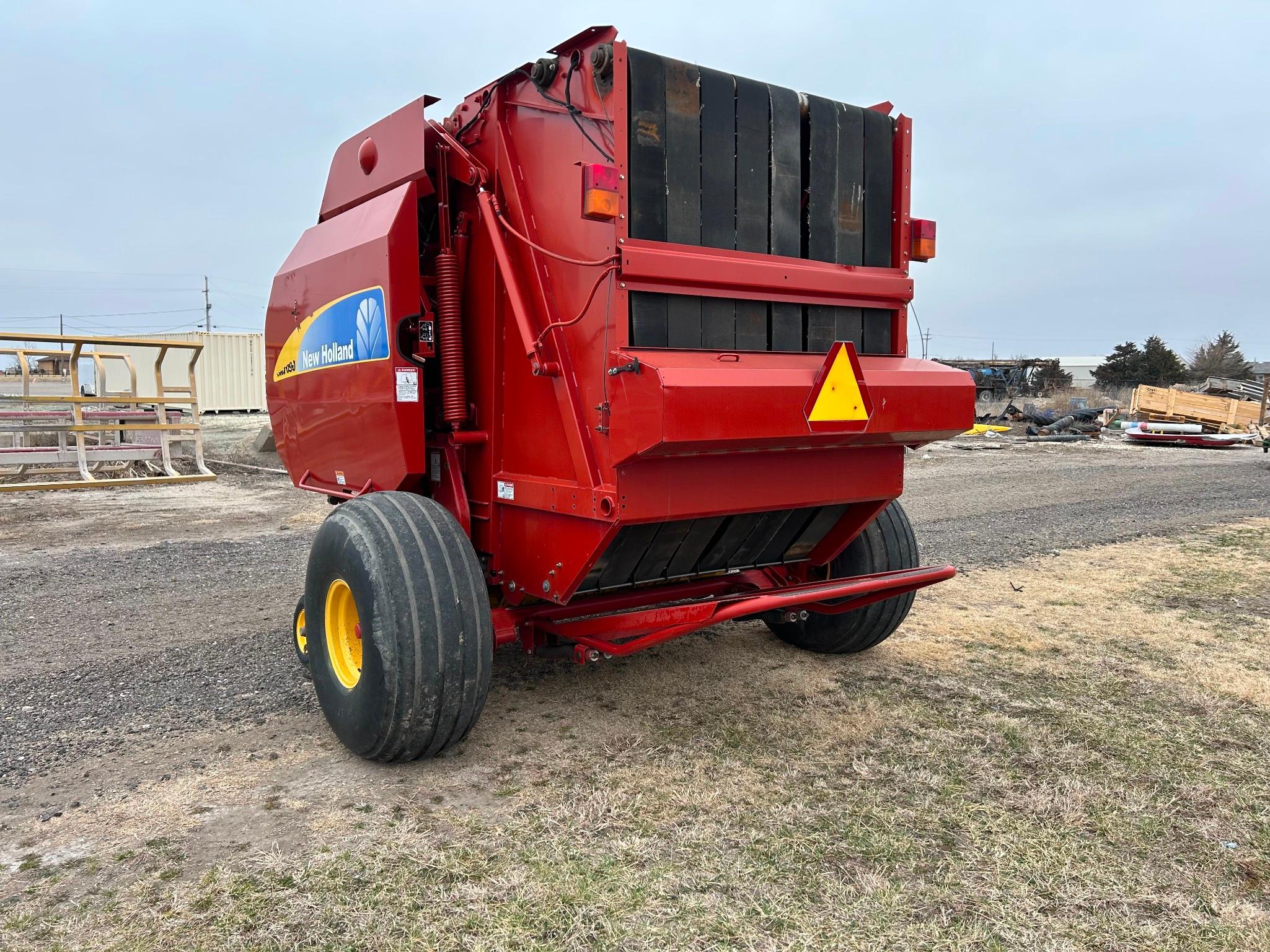 New Holland BR7090