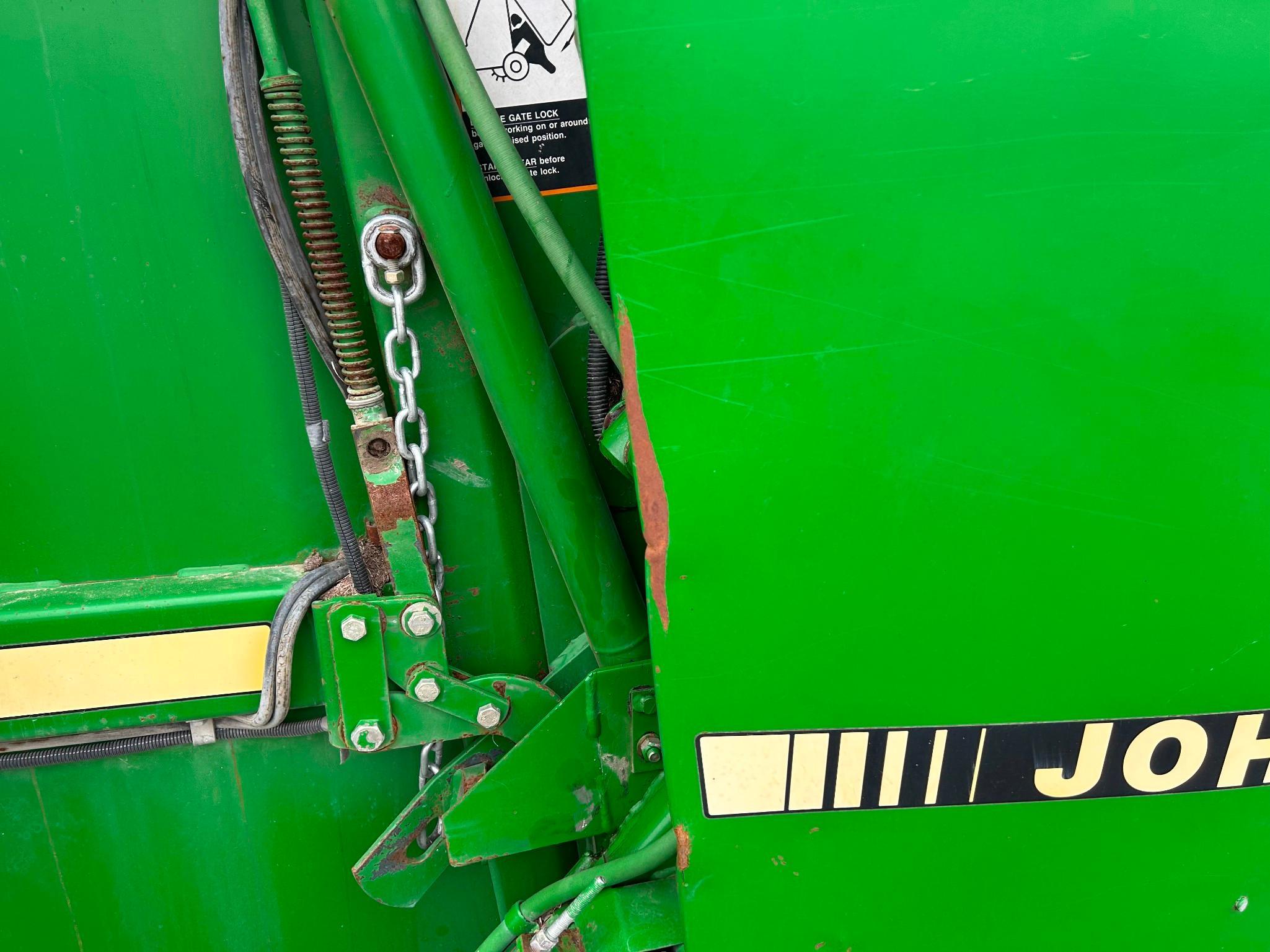 John Deere 535
