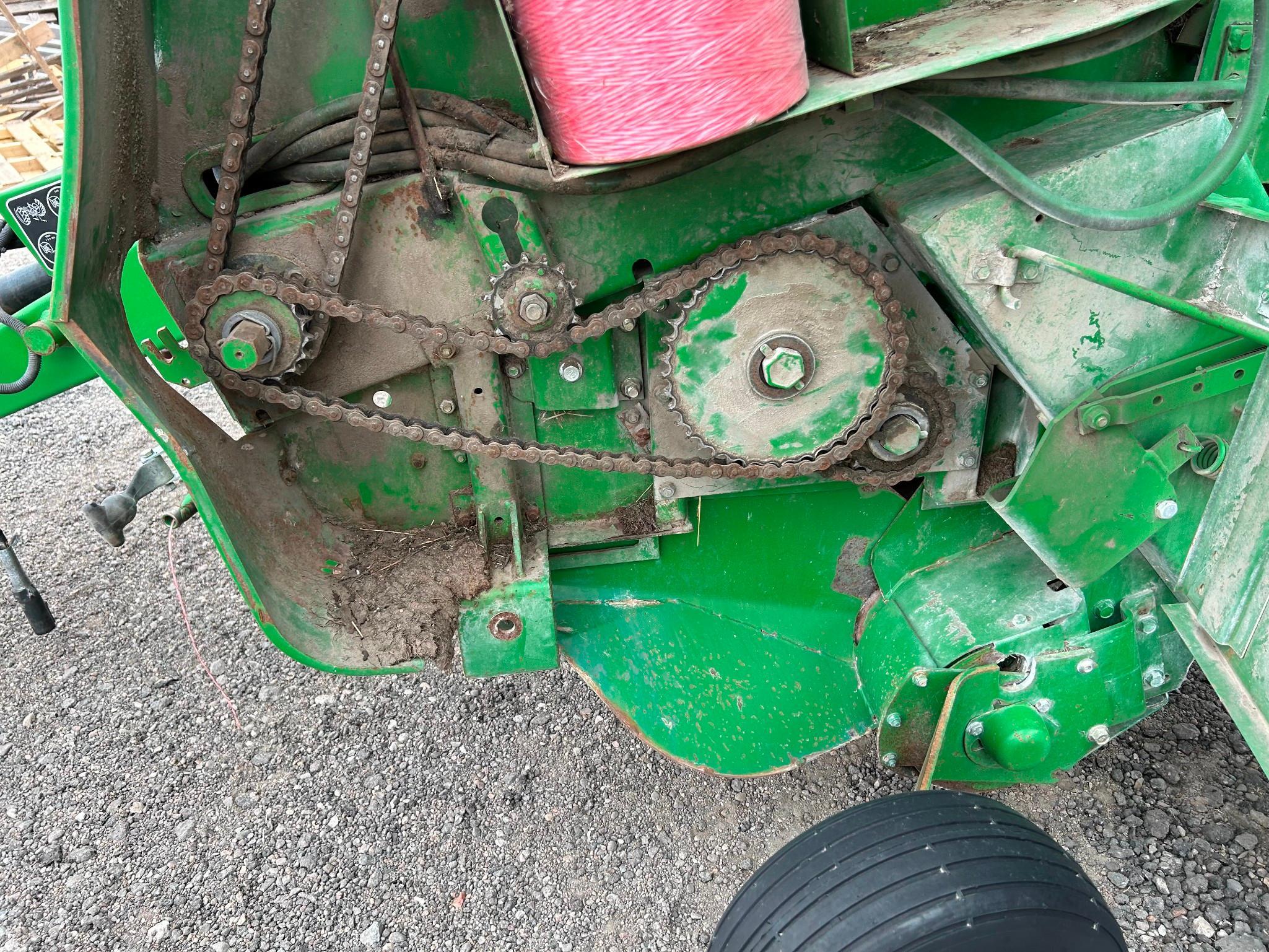 John Deere 535