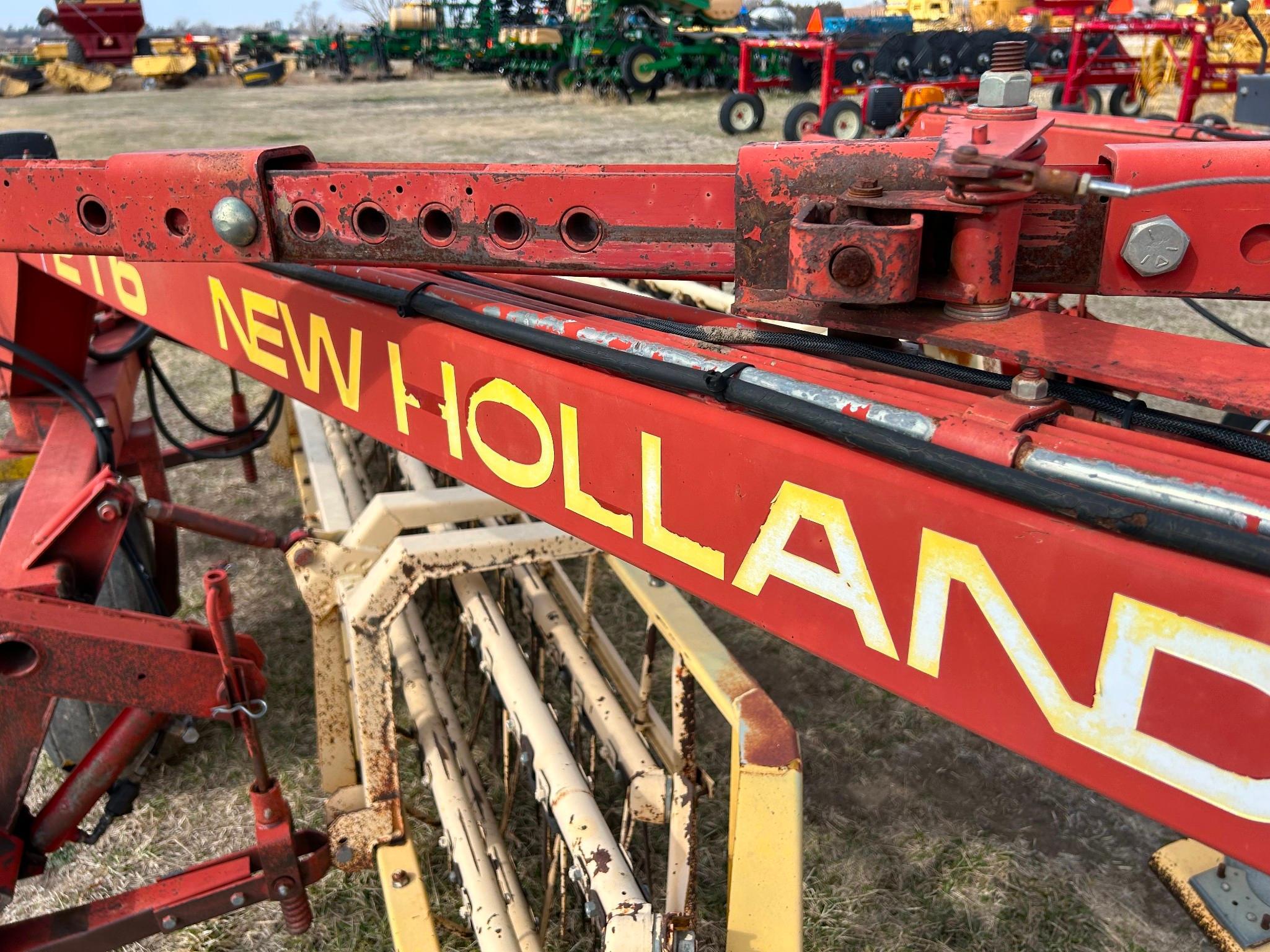 New Holland 216