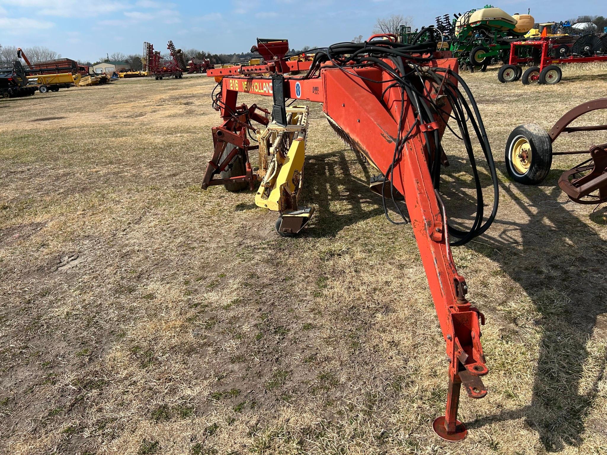 New Holland 216
