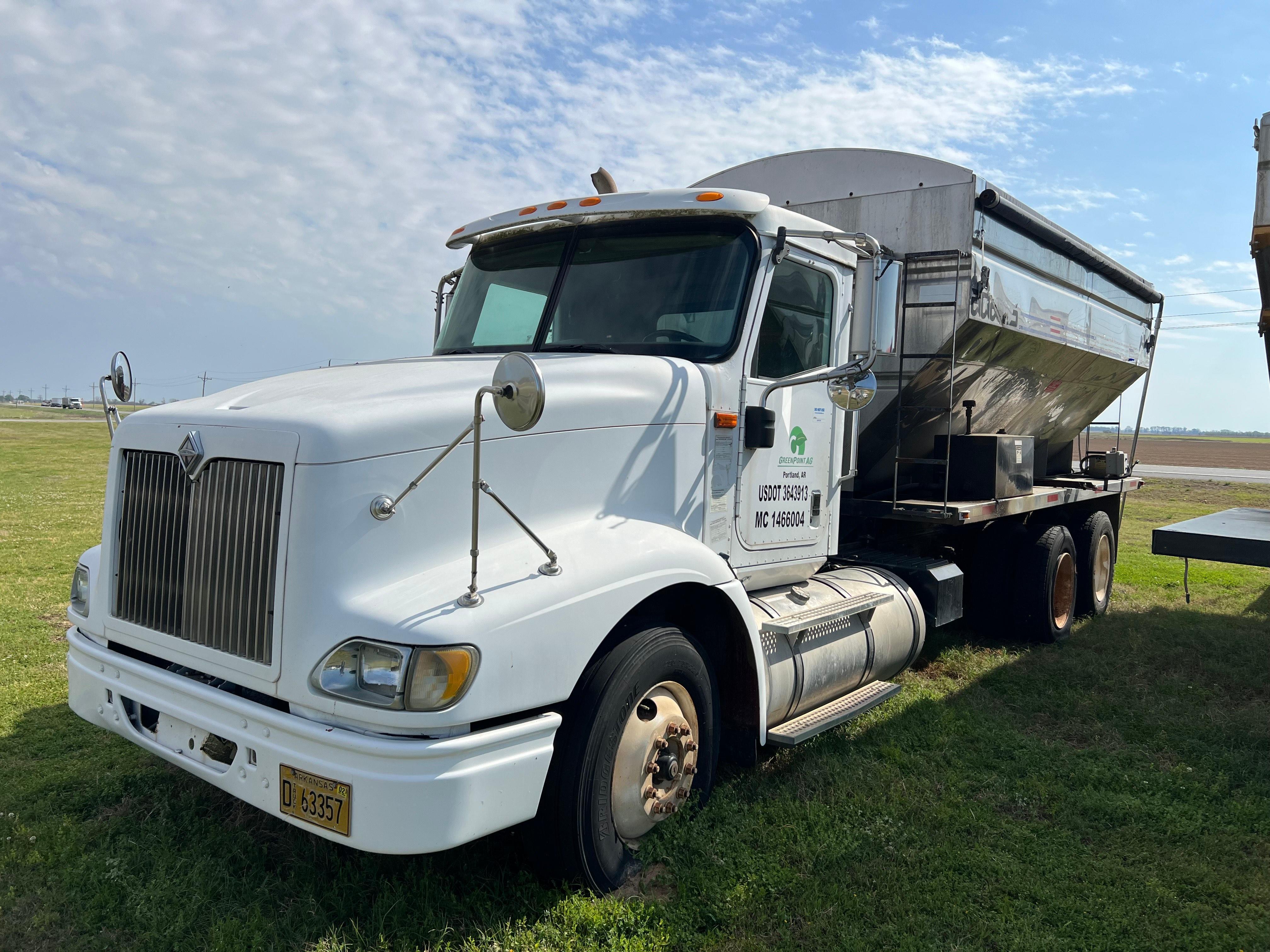 International 9400 Tender Truck