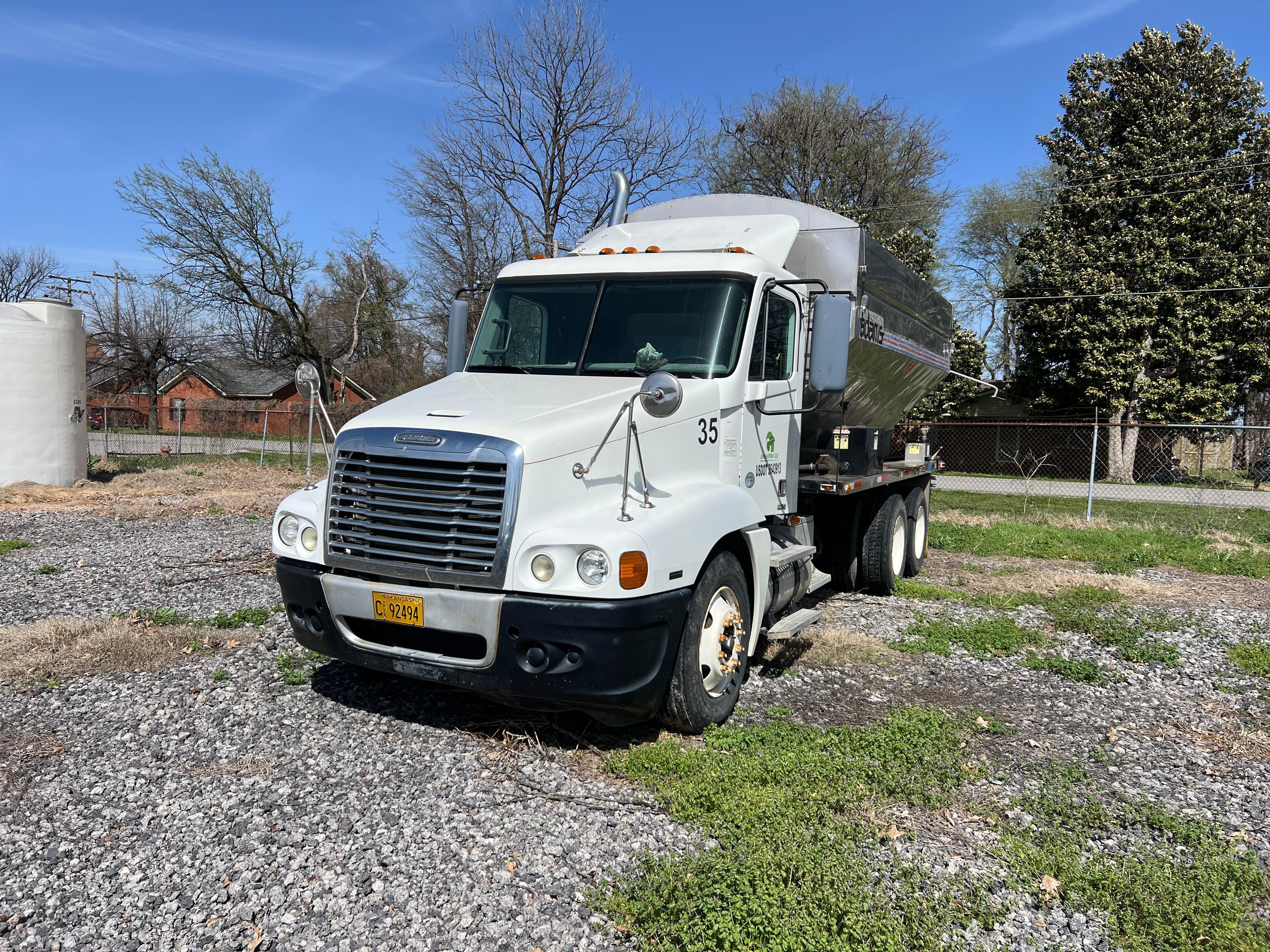 Freightliner CST120