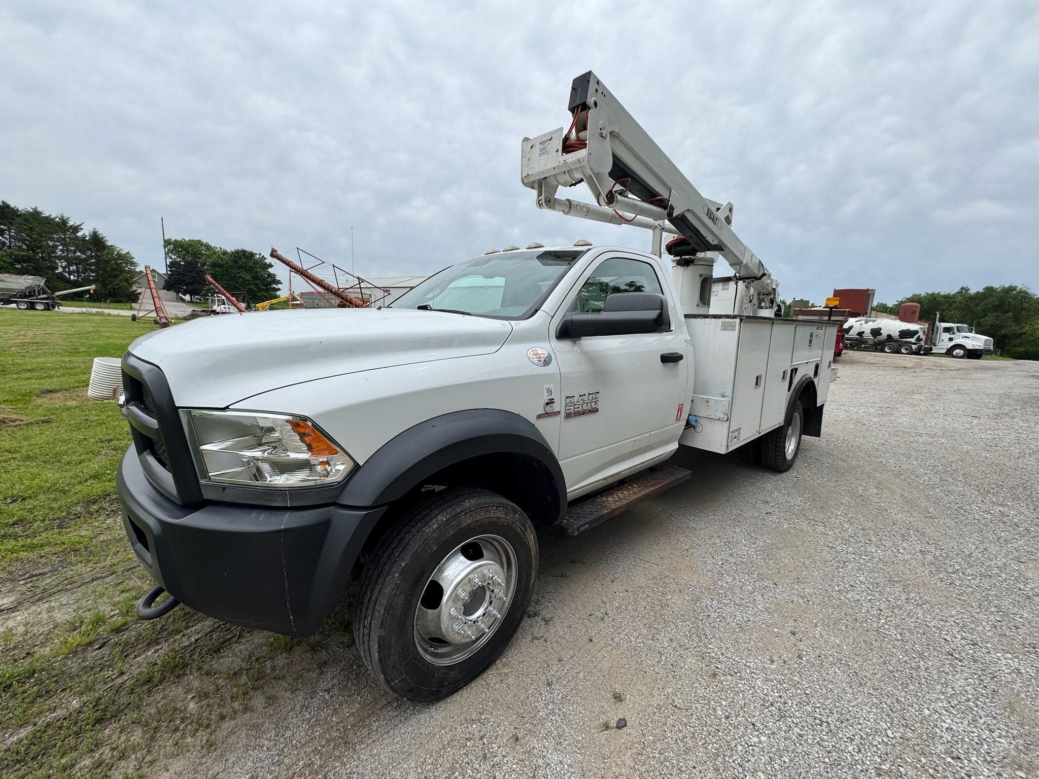 Dodge 5500 Bucket Truck