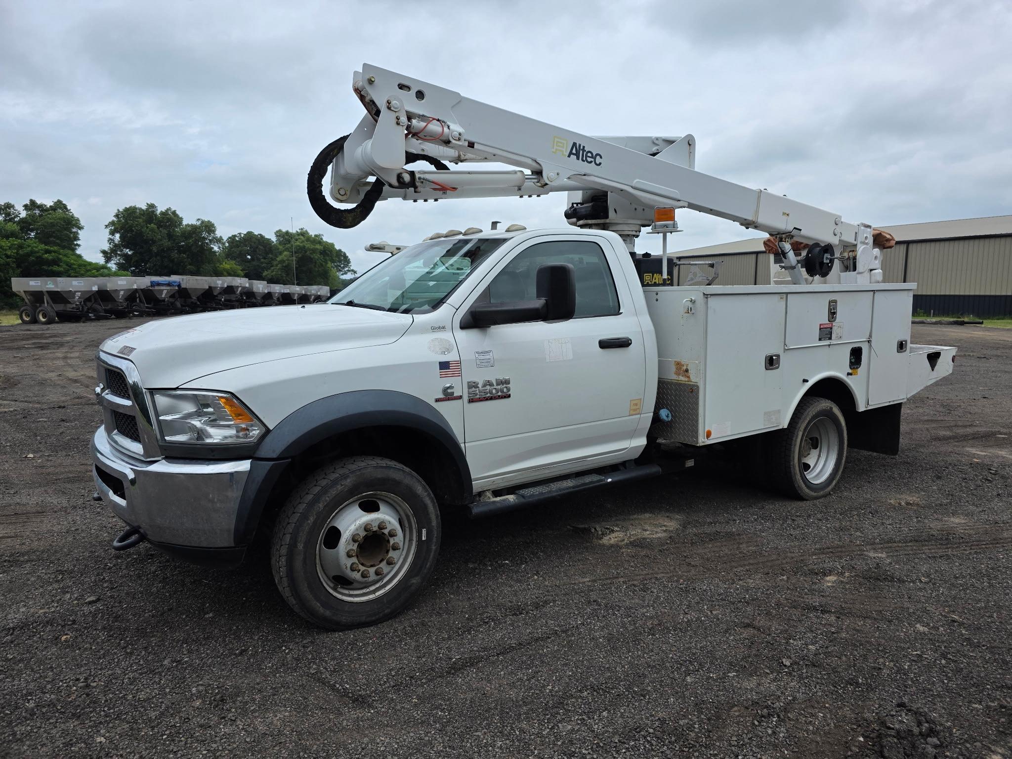 Ram 5500HD Bucket Truck w/Altec AT40G