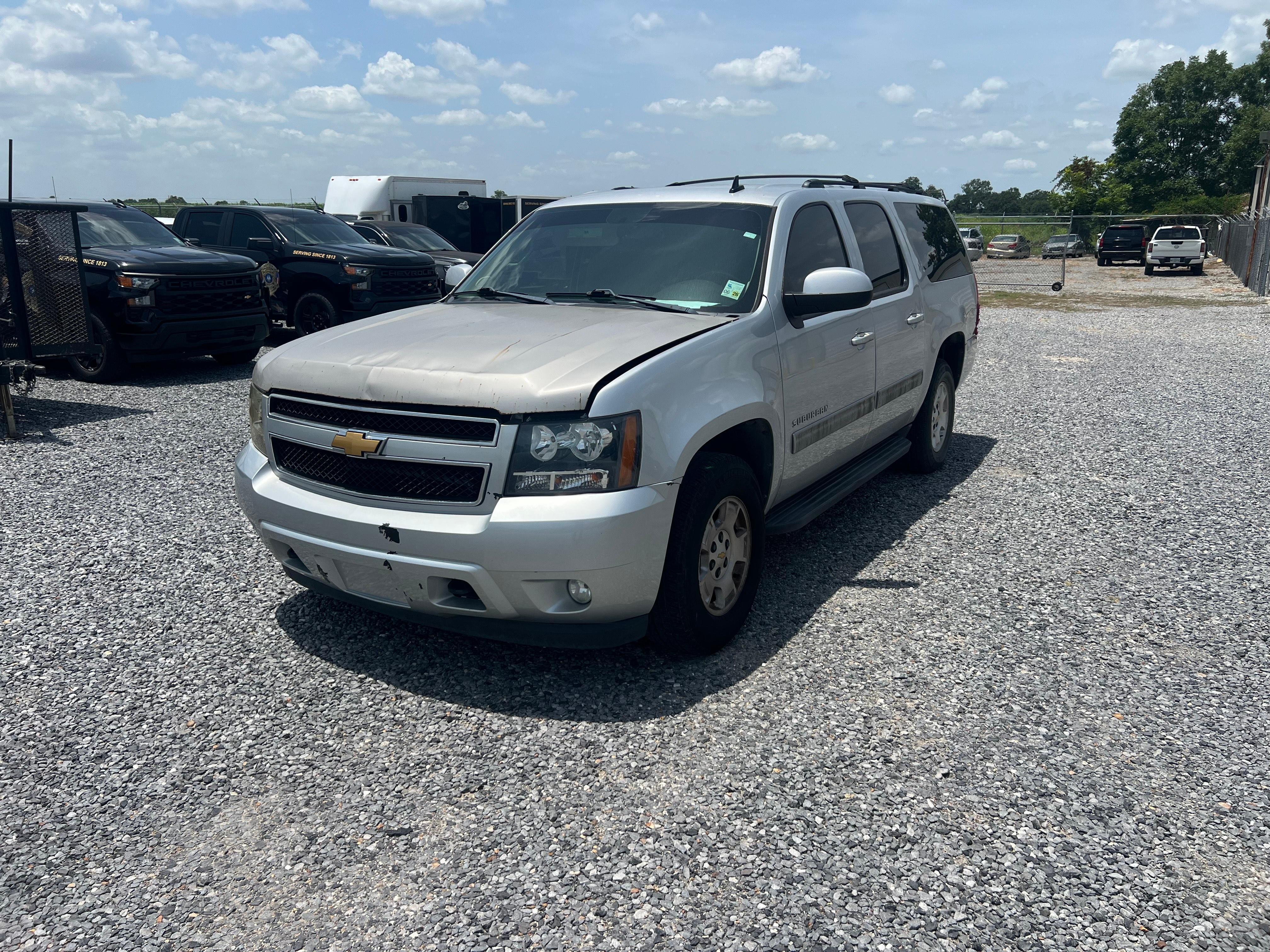NO RESERVE! Chevrolet Suburban!