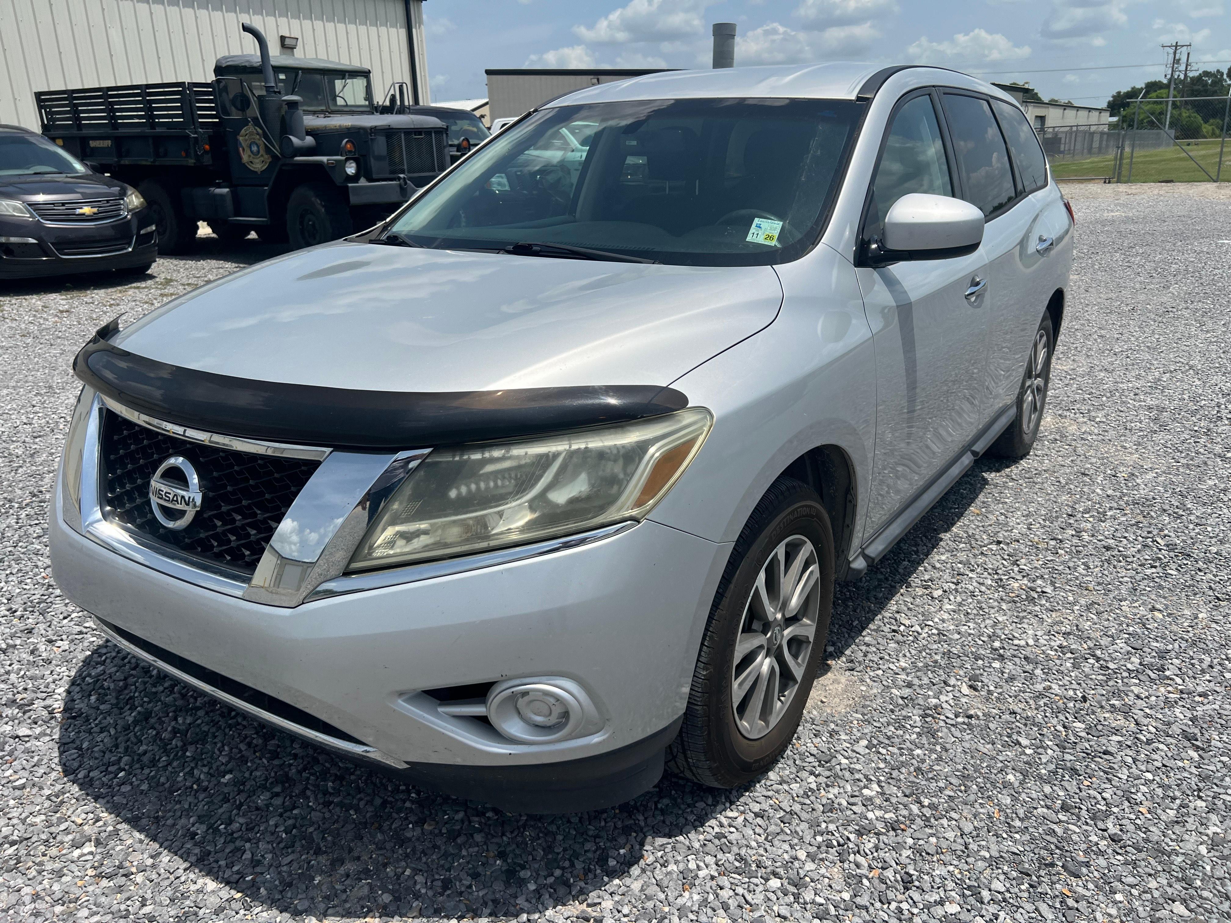 NO RESERVE! Nissan Pathfinder