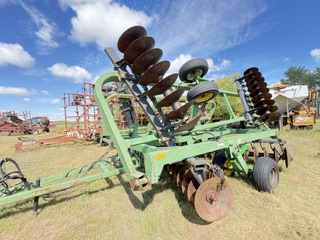 John Deere 335