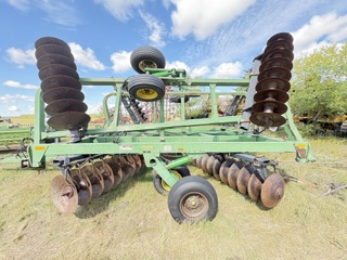 John Deere 335