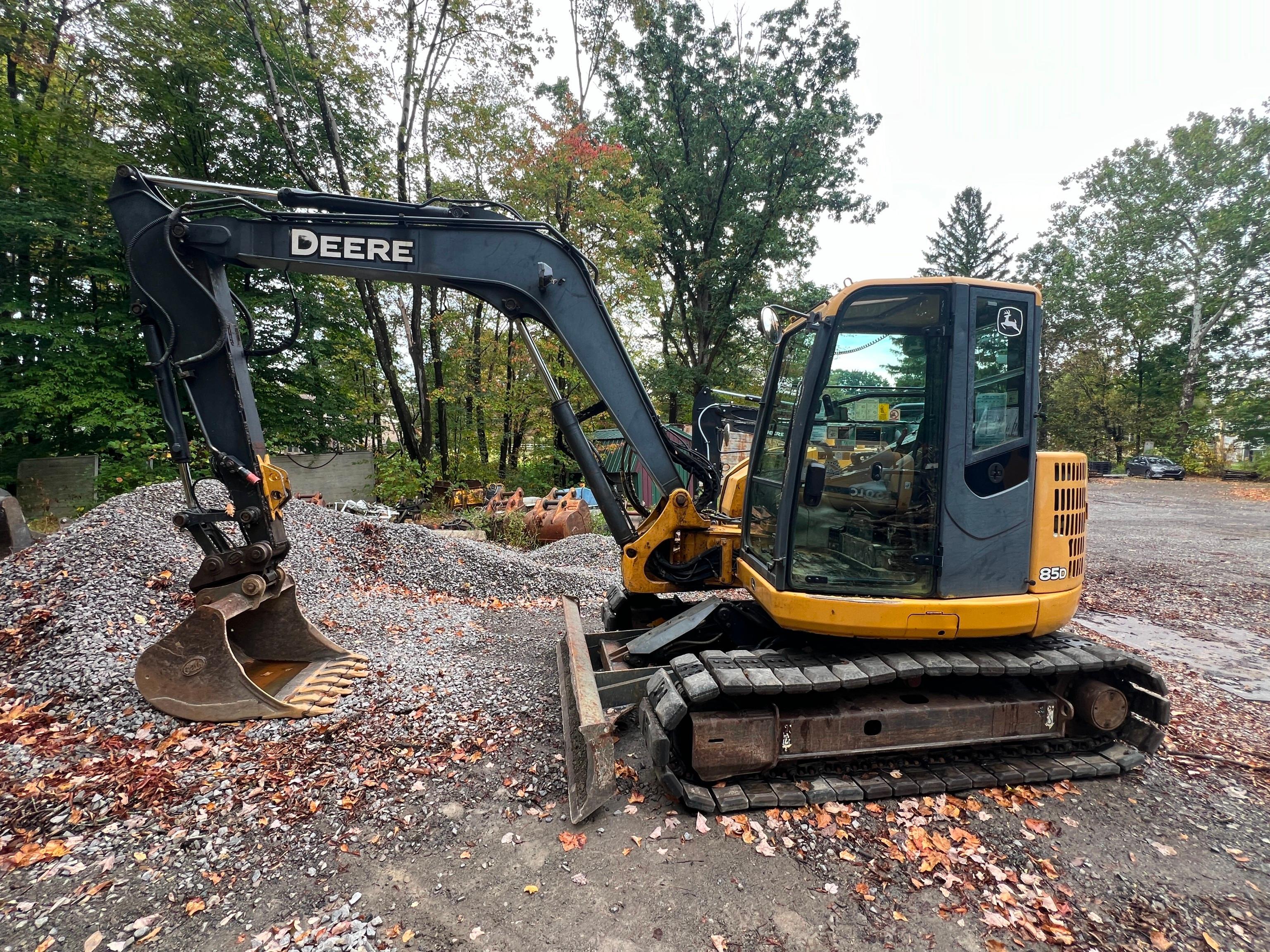 Photo of a  John Deere 85D