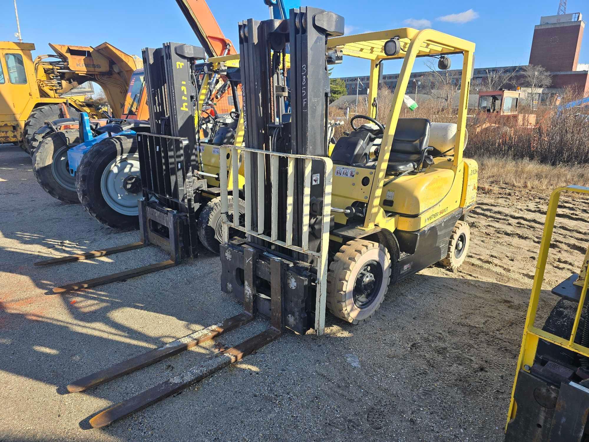 Photo of a 1998 Hyster 50XT