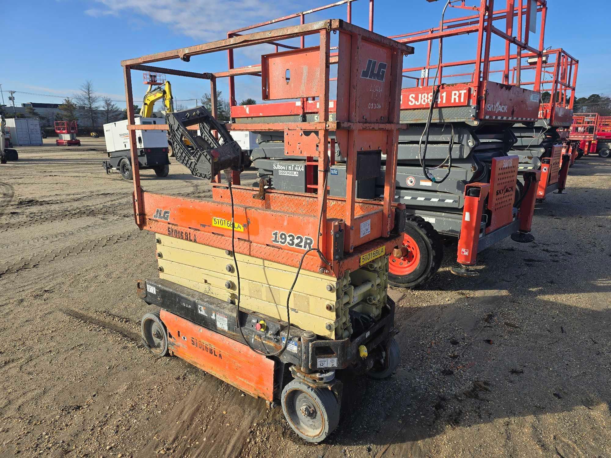 Photo of a 2017 JLG WA320PZ-6