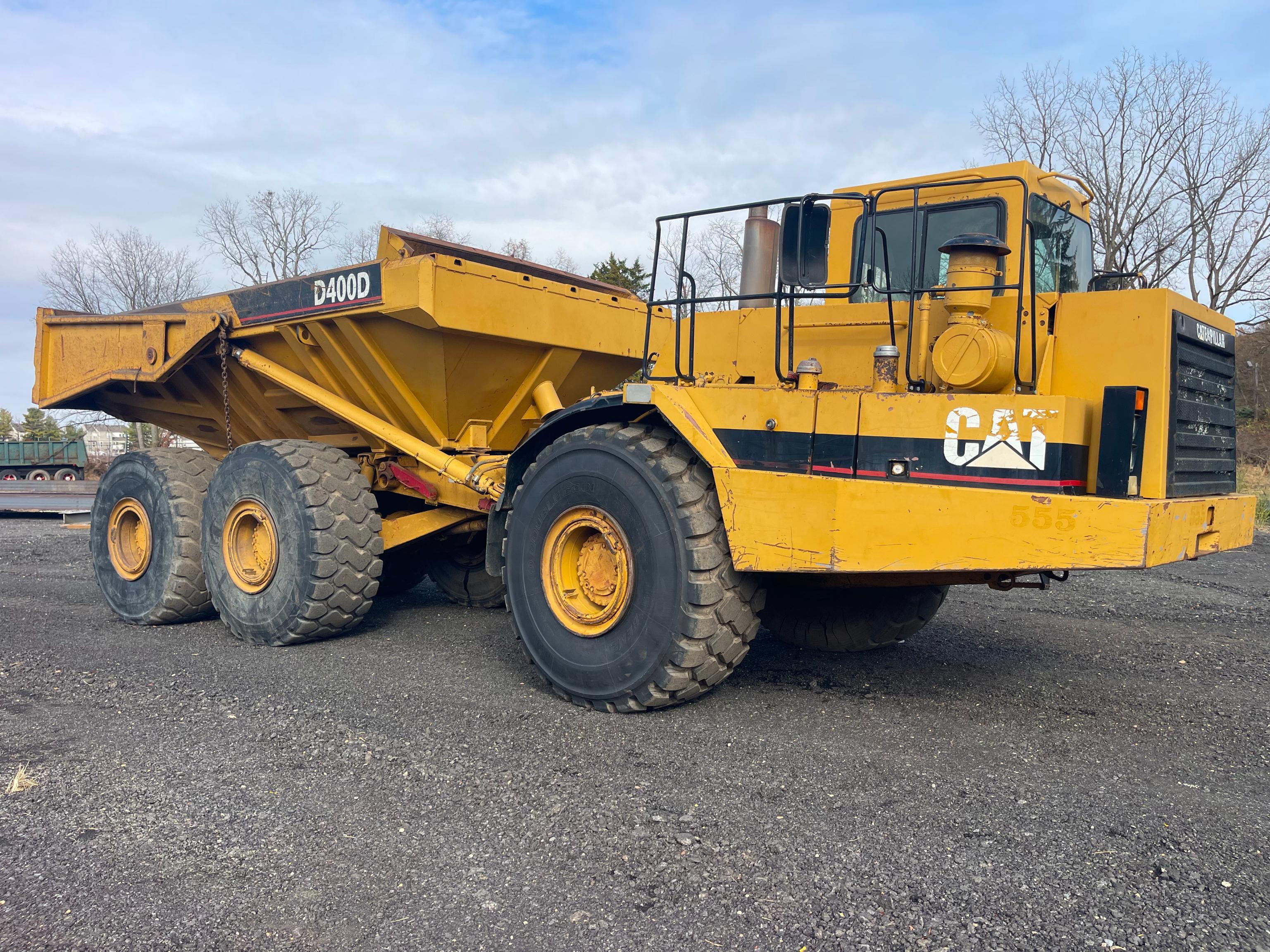 Photo of a 1993 Caterpillar D400