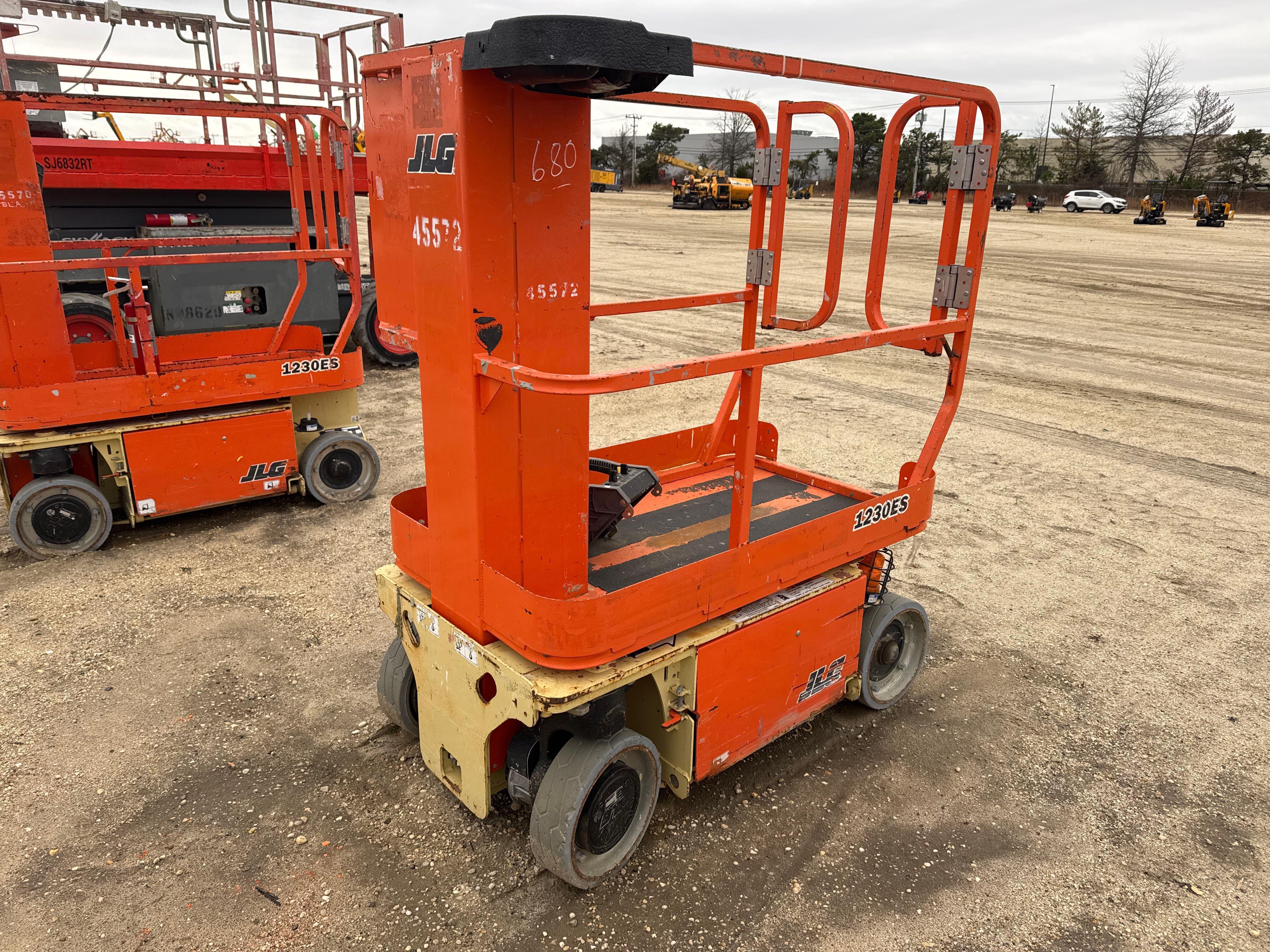 Photo of a 2017 JLG 1230ES