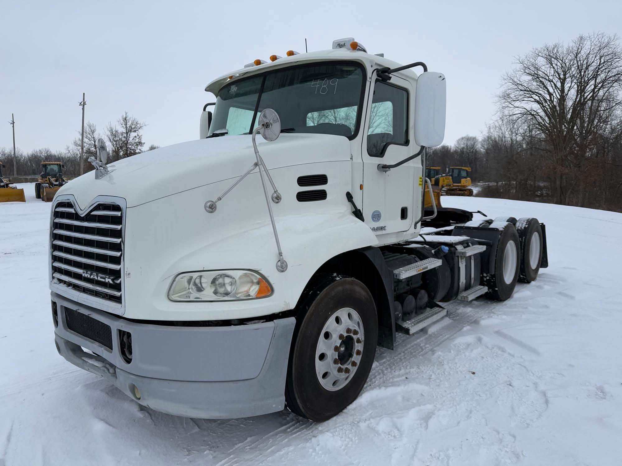 Photo of a 2013 Mack CX613