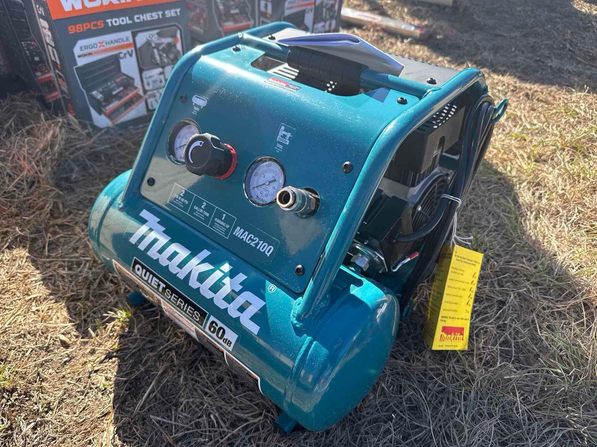 Photo of a 2023 Makita 4000