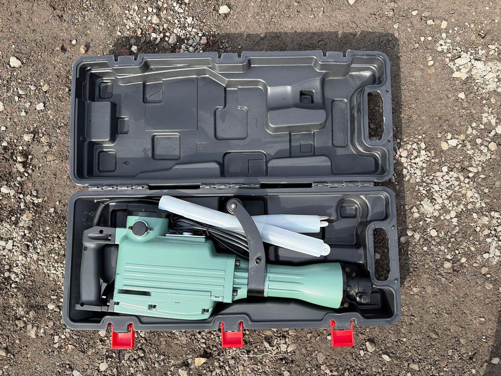 Photo of Huskie B65
