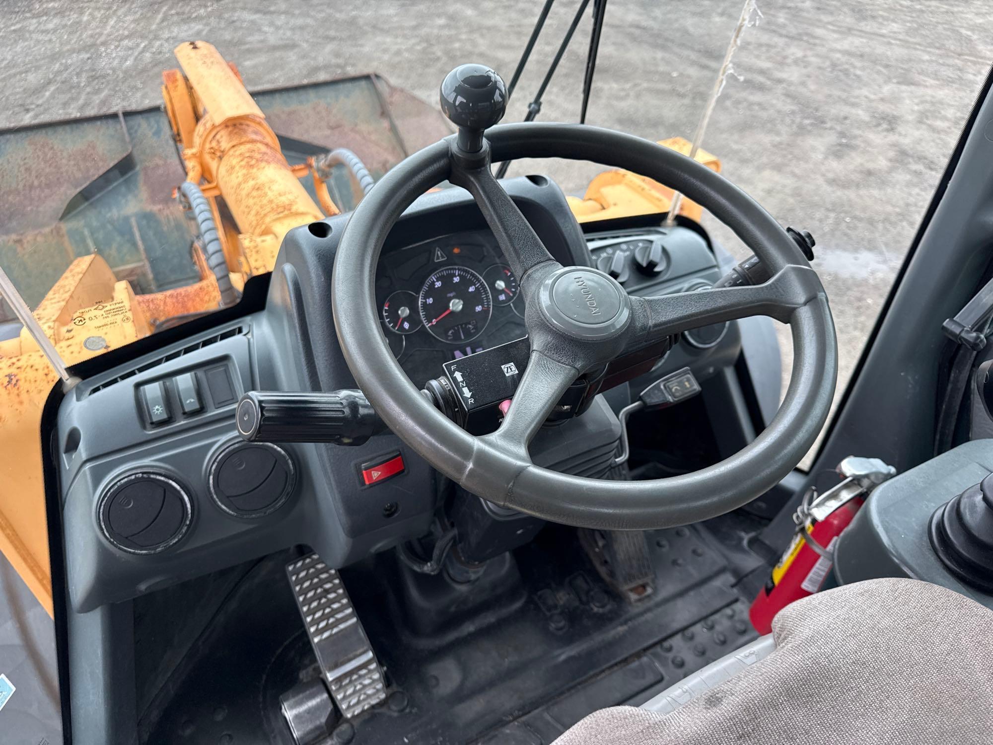 Hyundai HL7709