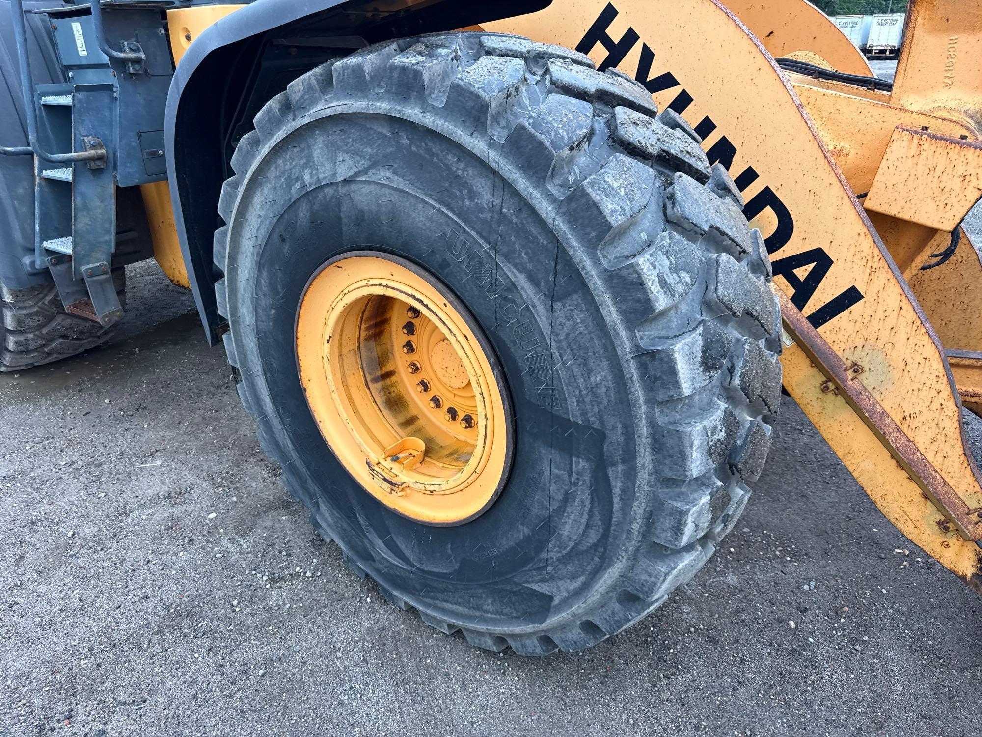 Hyundai HL7709