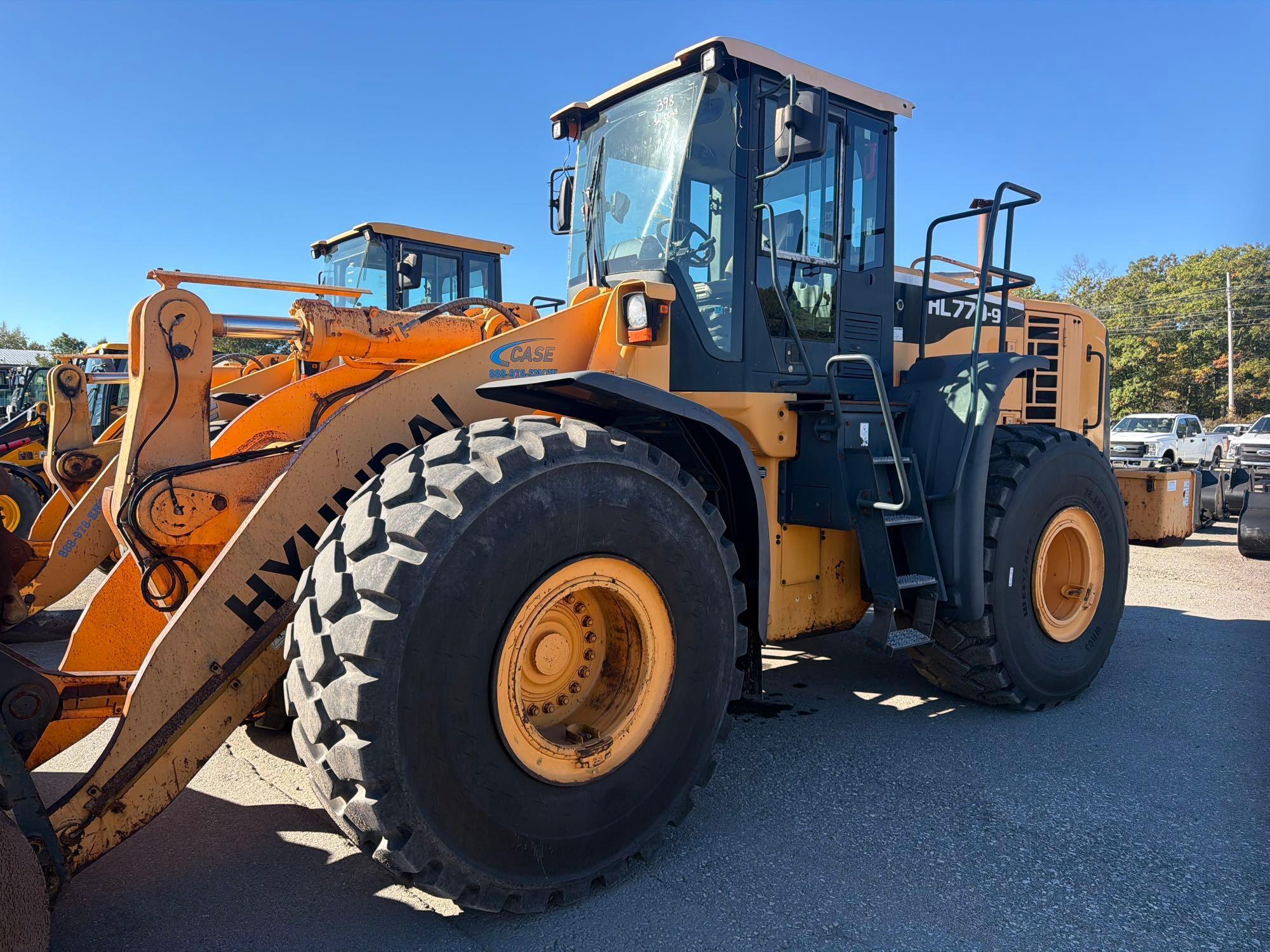 Hyundai HL7709
