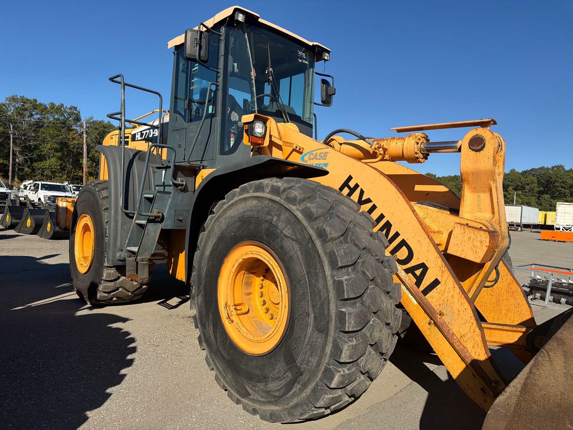 Hyundai HL7709