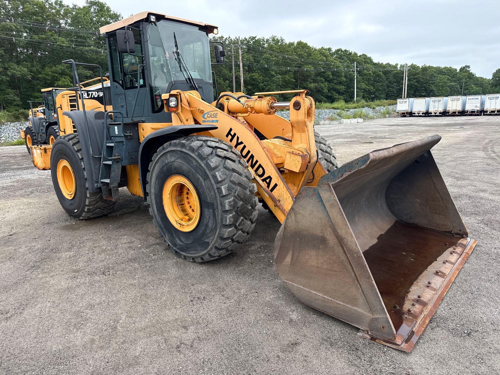 Hyundai HL7709