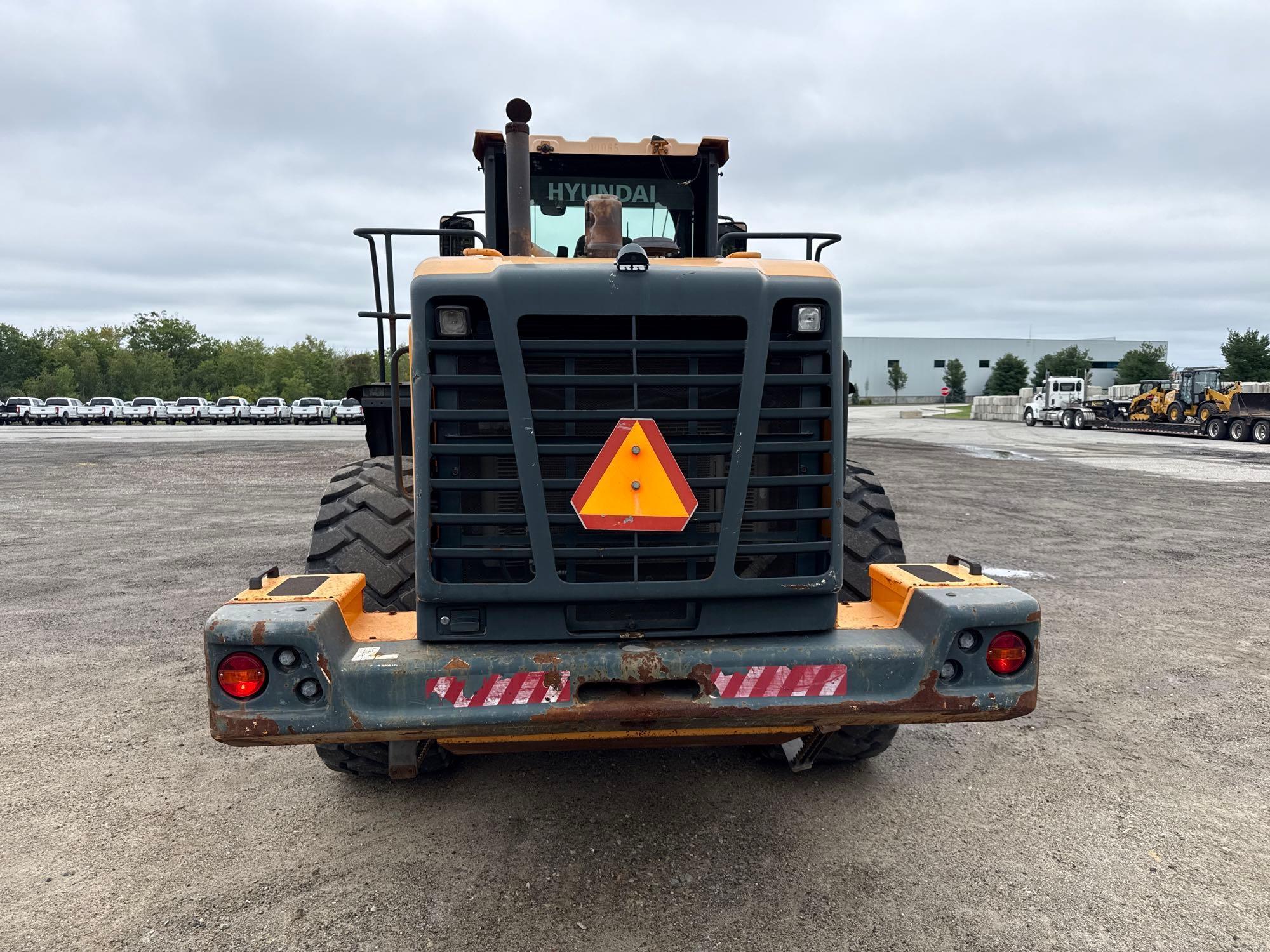 Hyundai HL7709