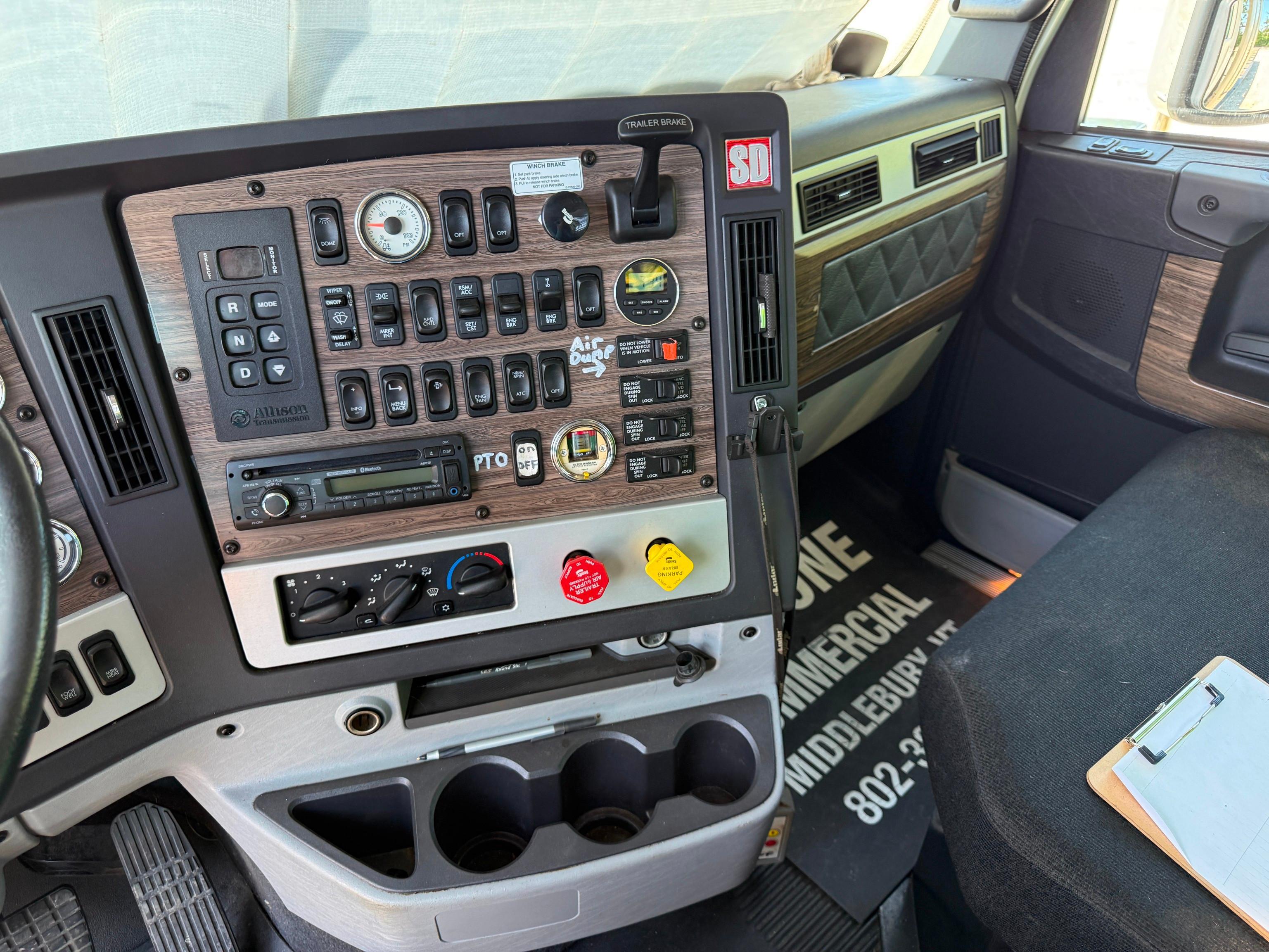 2018 Freightliner 122SD