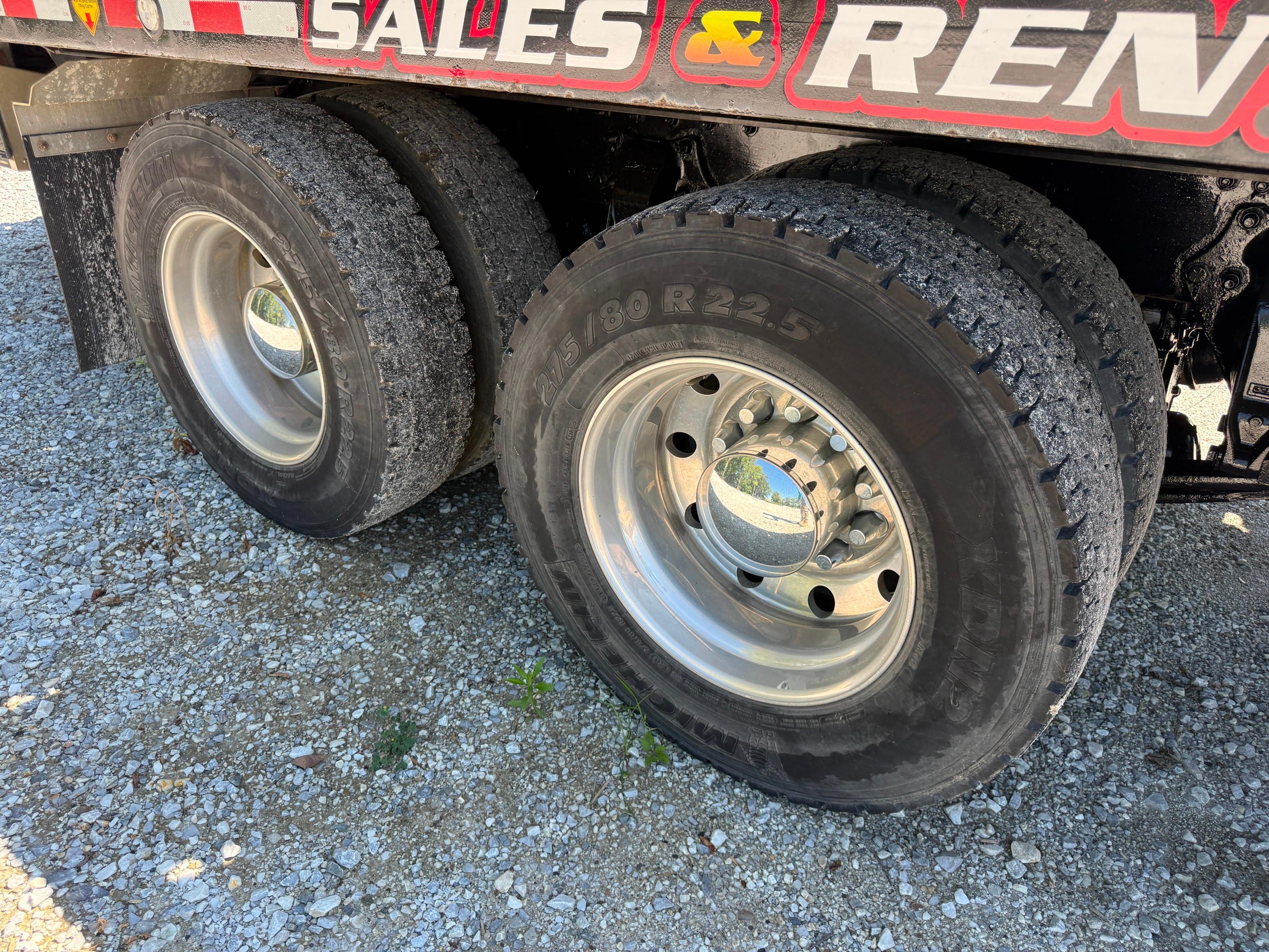 2018 Freightliner 122SD