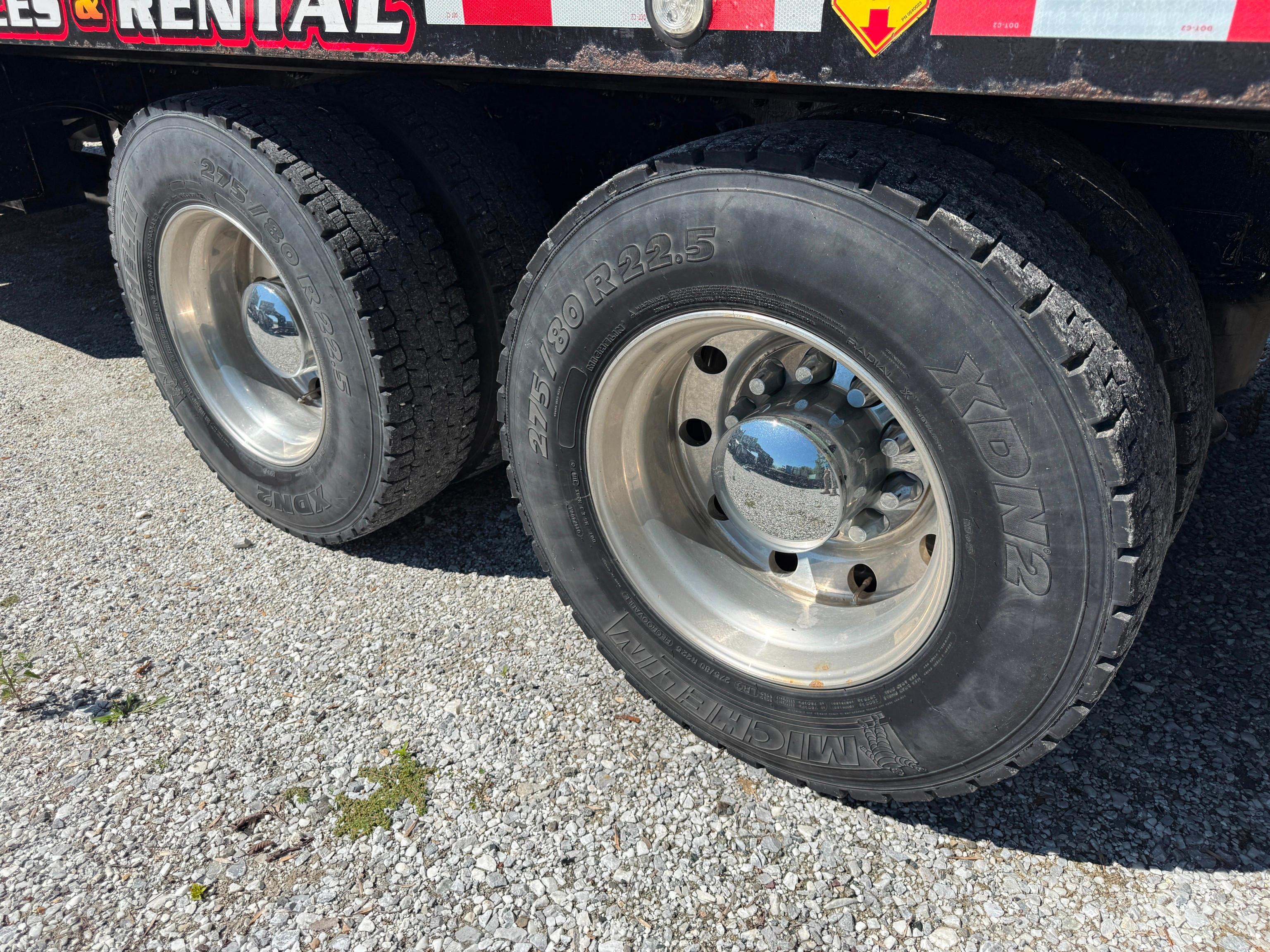 2018 Freightliner 122SD