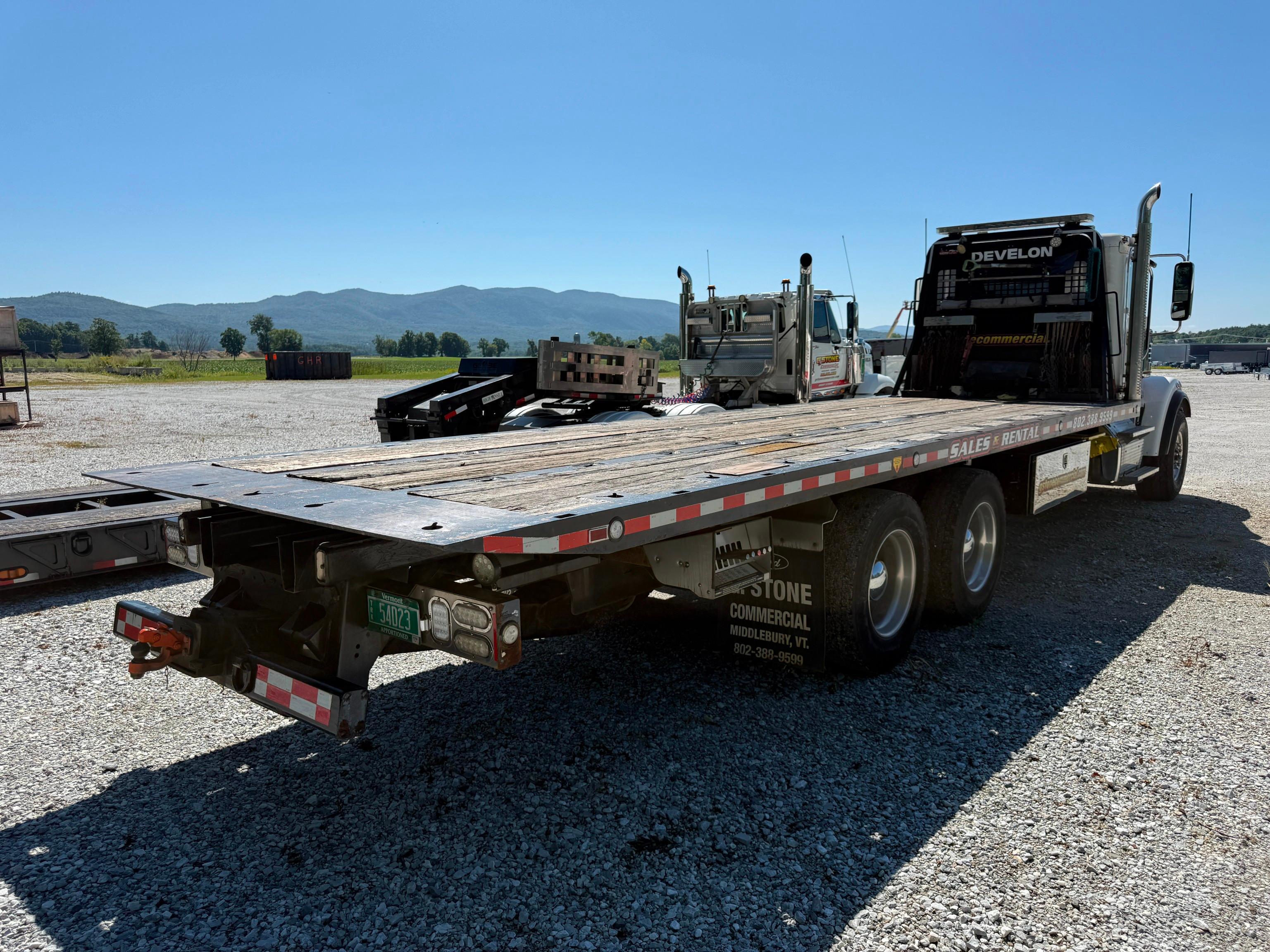 2018 Freightliner 122SD