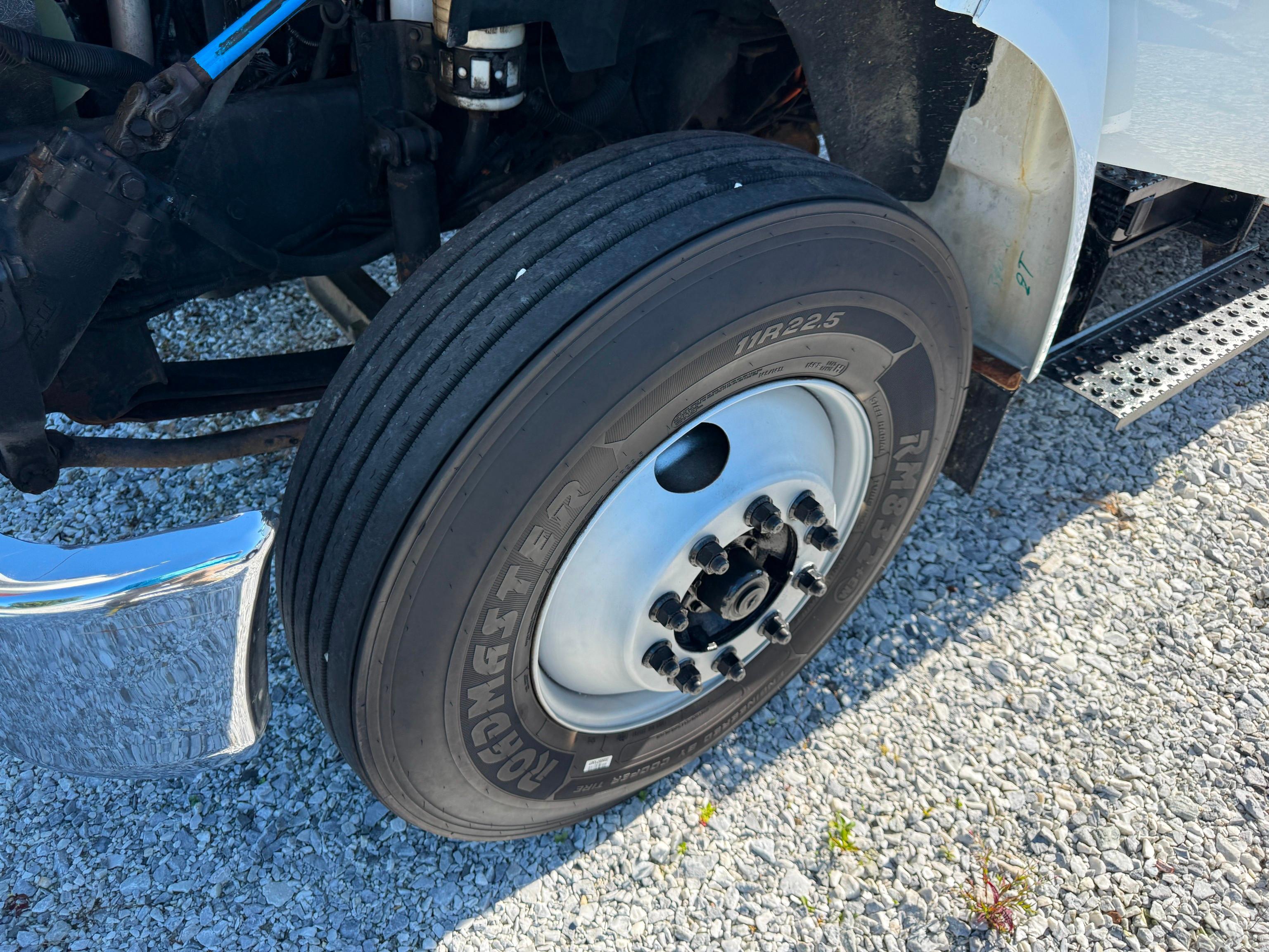 2007 Ford F750 XLT